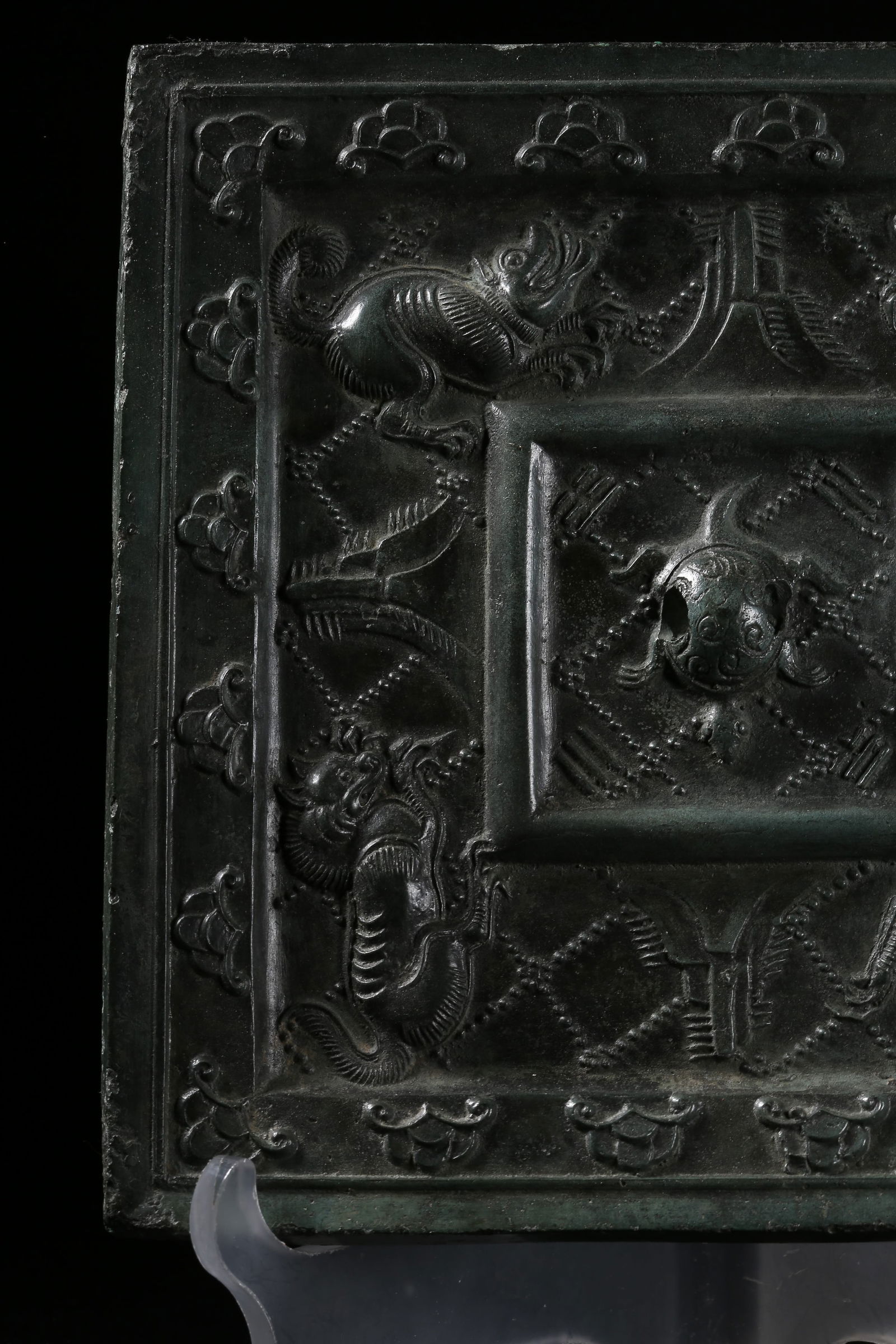 A BRONZE SQUARE MIRROR WITH BEAST-FACE PATTERN - 5