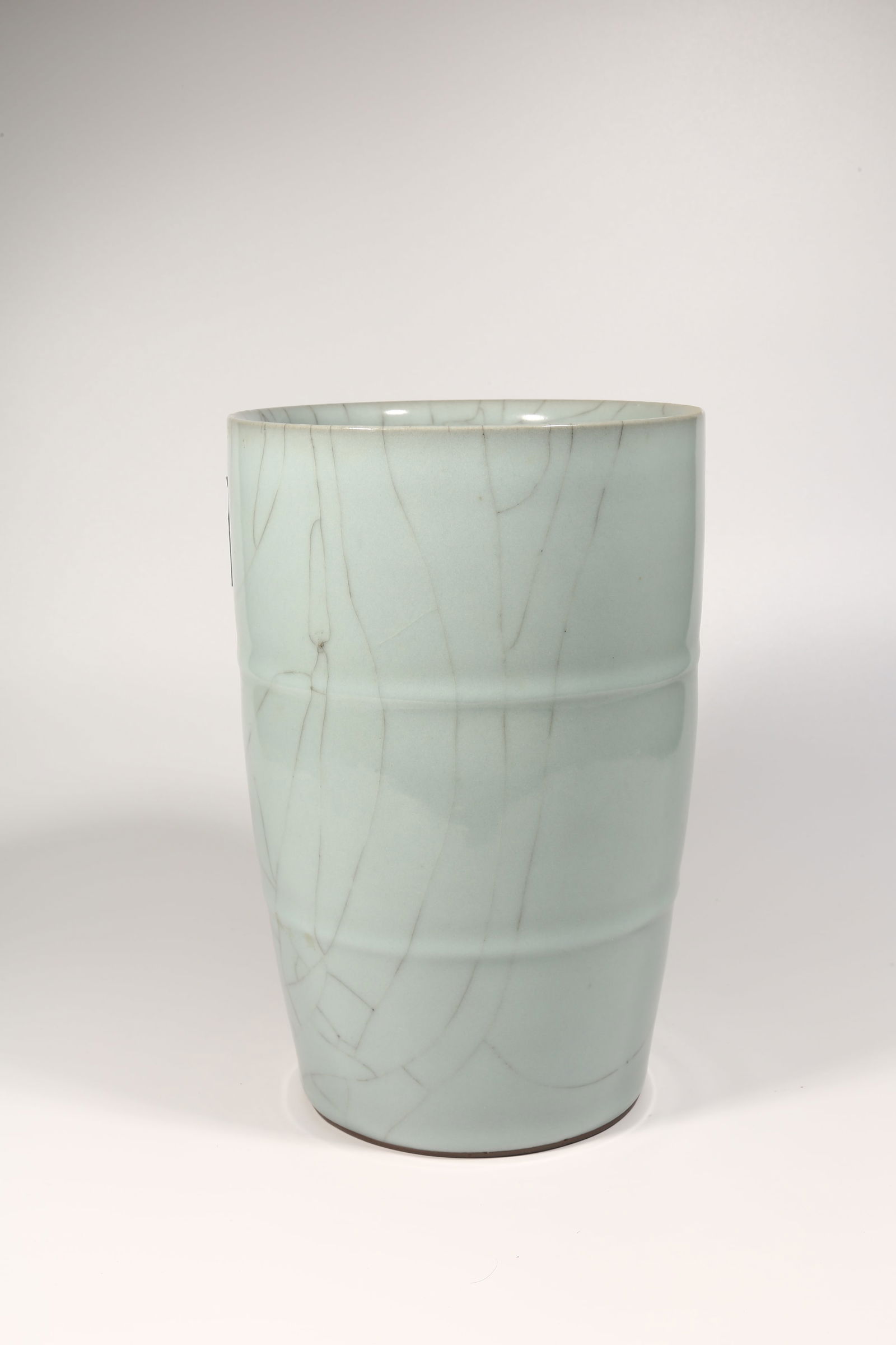 A OFFICIAL KILN SCROLL-PATTERNED BRUSH POT - 2