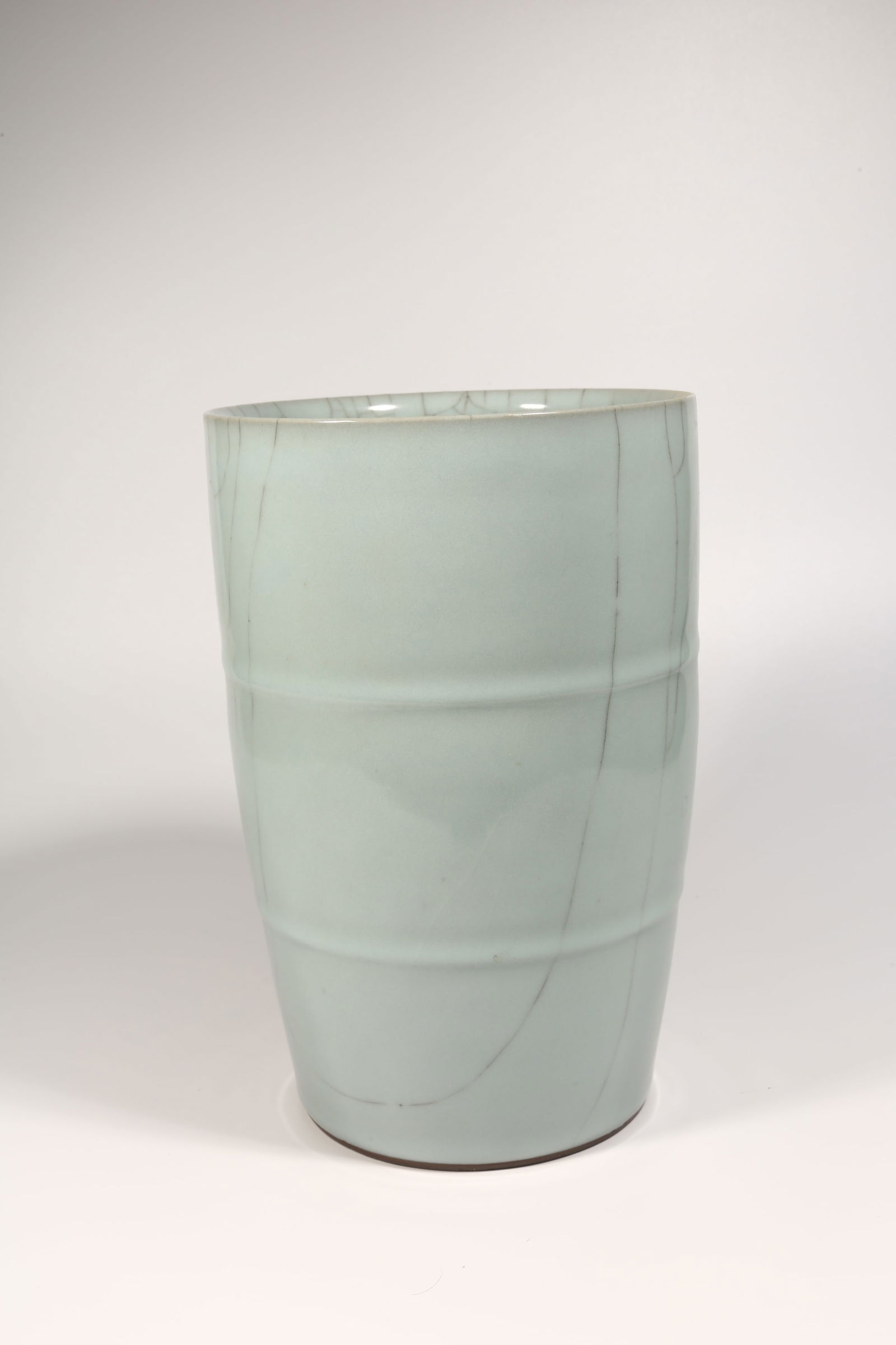 A OFFICIAL KILN SCROLL-PATTERNED BRUSH POT - 3