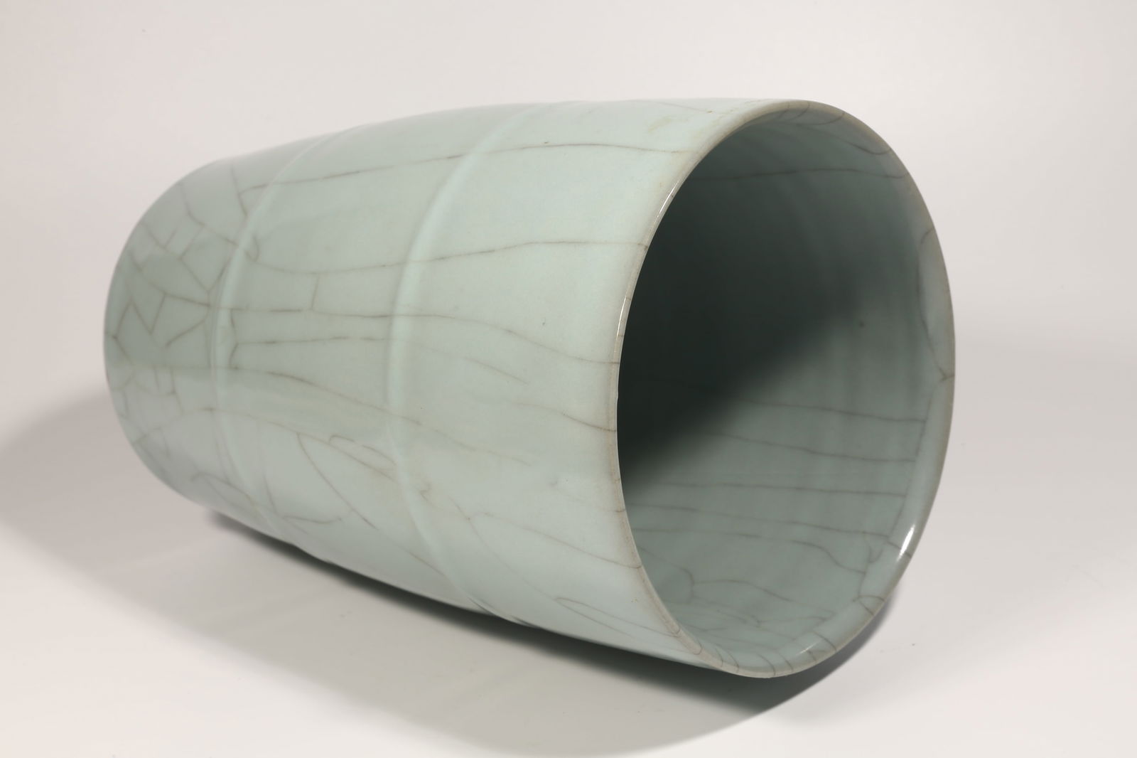 A OFFICIAL KILN SCROLL-PATTERNED BRUSH POT - 8