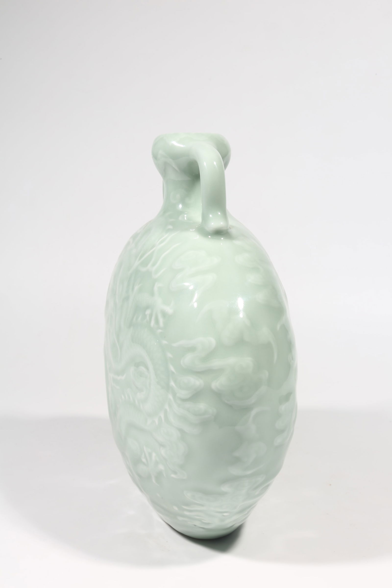 A POWDER BLUE GLAZE CLOUD DRAGON PATTERN FLAT VASE - 4