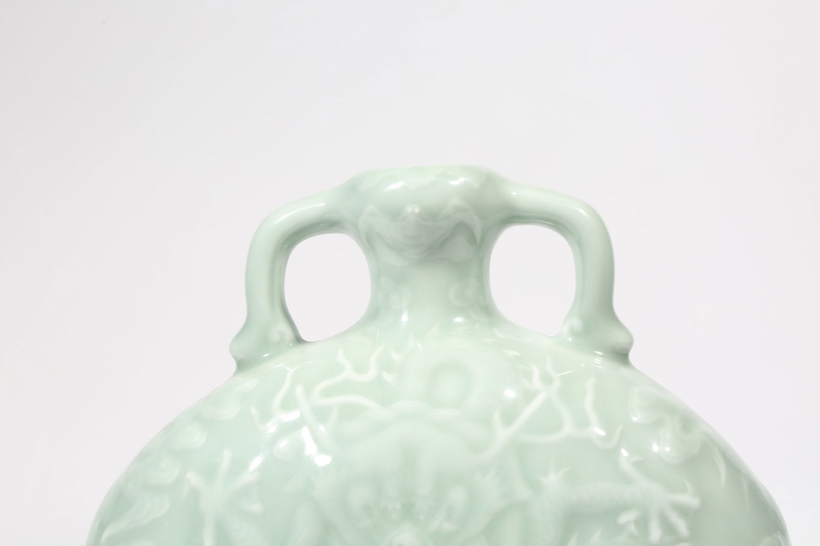 A POWDER BLUE GLAZE CLOUD DRAGON PATTERN FLAT VASE - 5