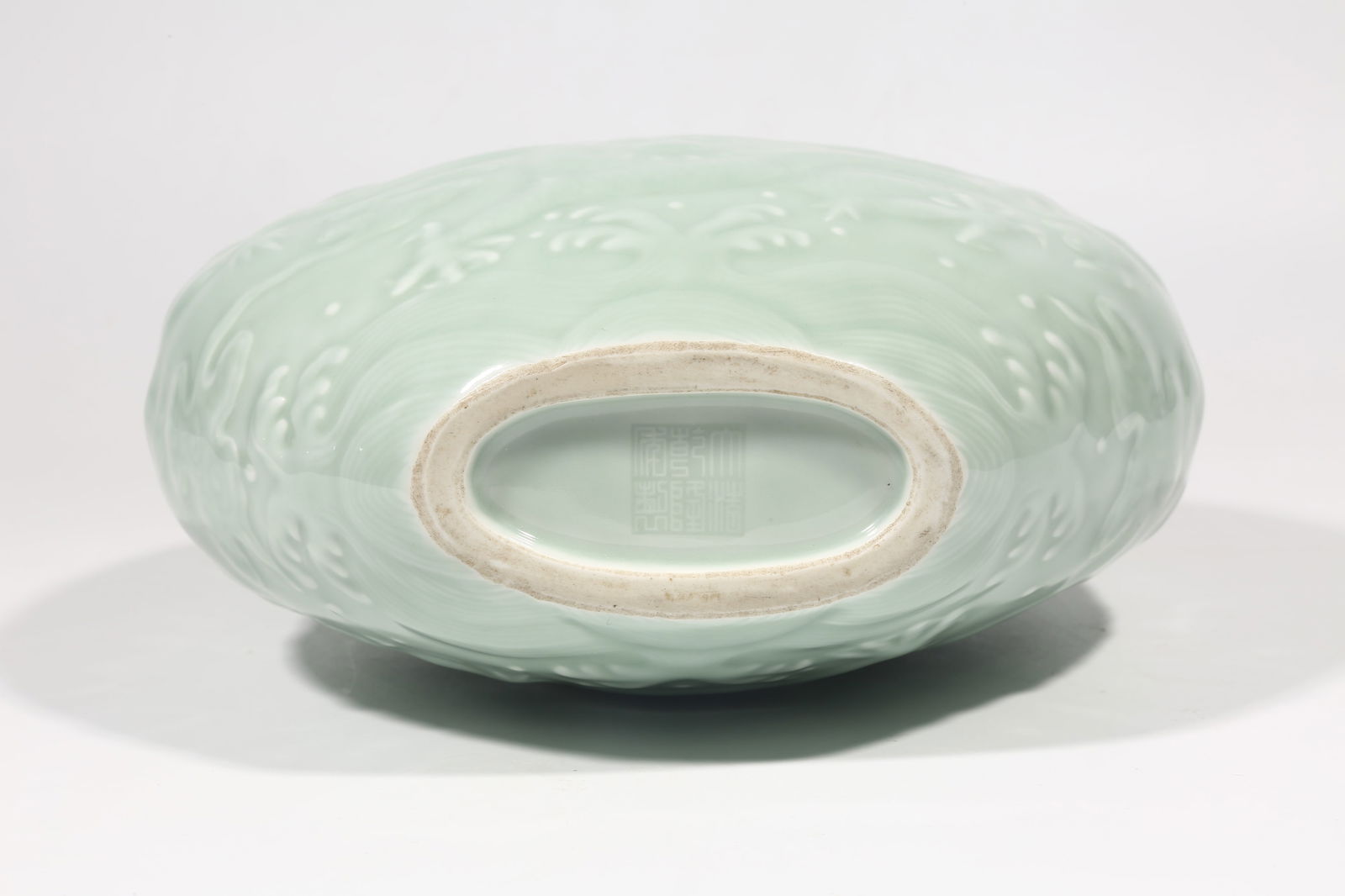 A POWDER BLUE GLAZE CLOUD DRAGON PATTERN FLAT VASE - 9