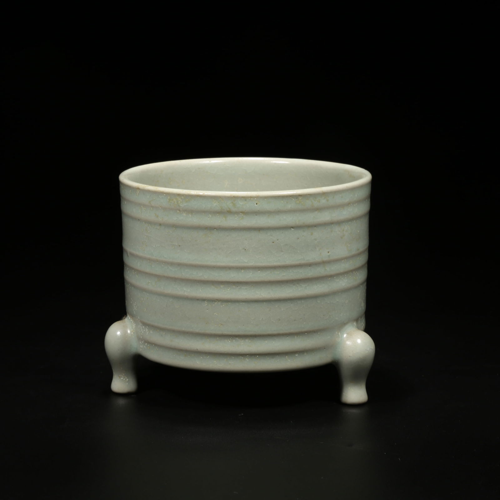 A RU-TYPE TRIPOD CYLINDRICAL CENSER WITH STRING PATTERN (1 of 9)