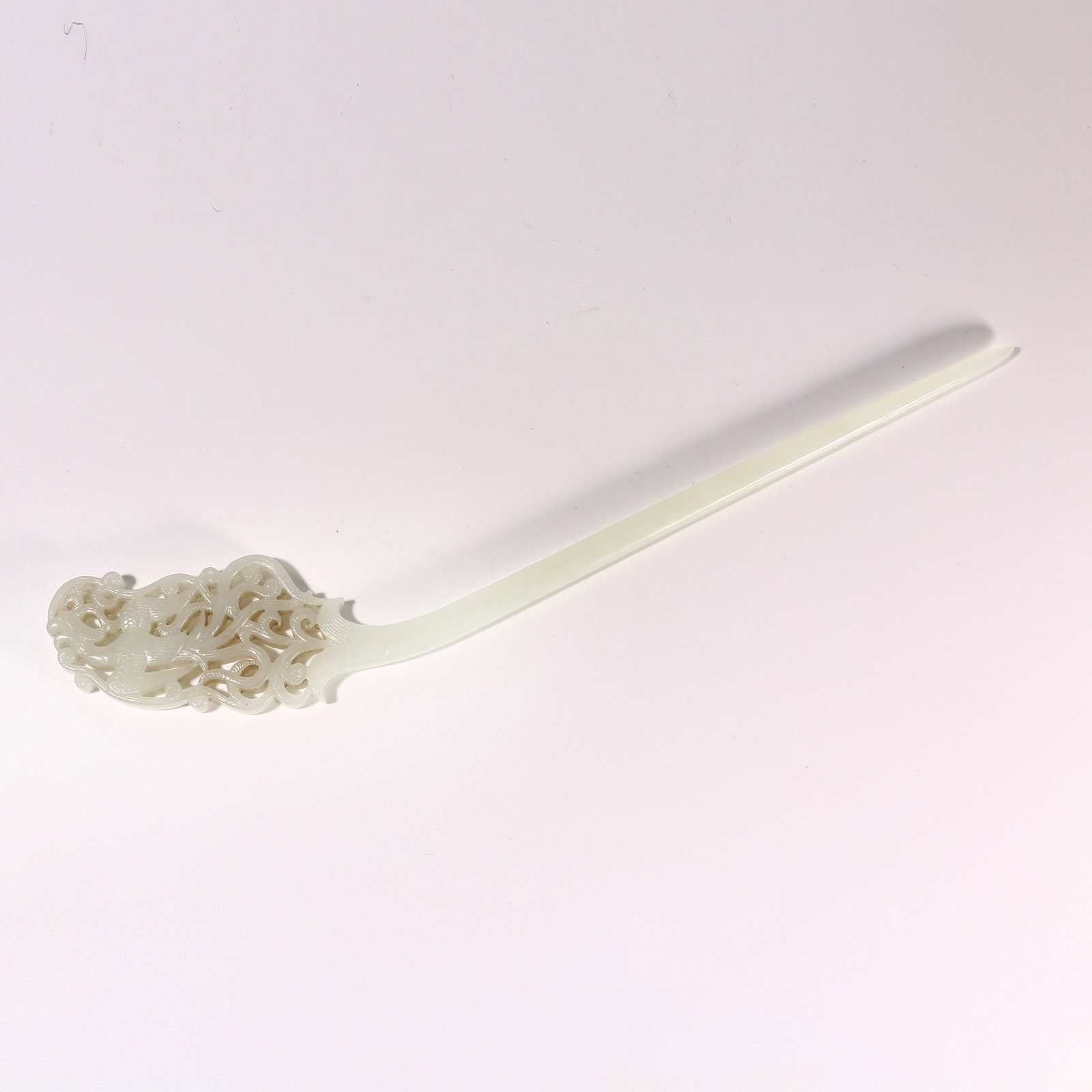 A HETIAN WHITE JADE HAIRPIN WITH PHOENIX DESIGN: Hetian White Jade Hairpin with Phoenix Design