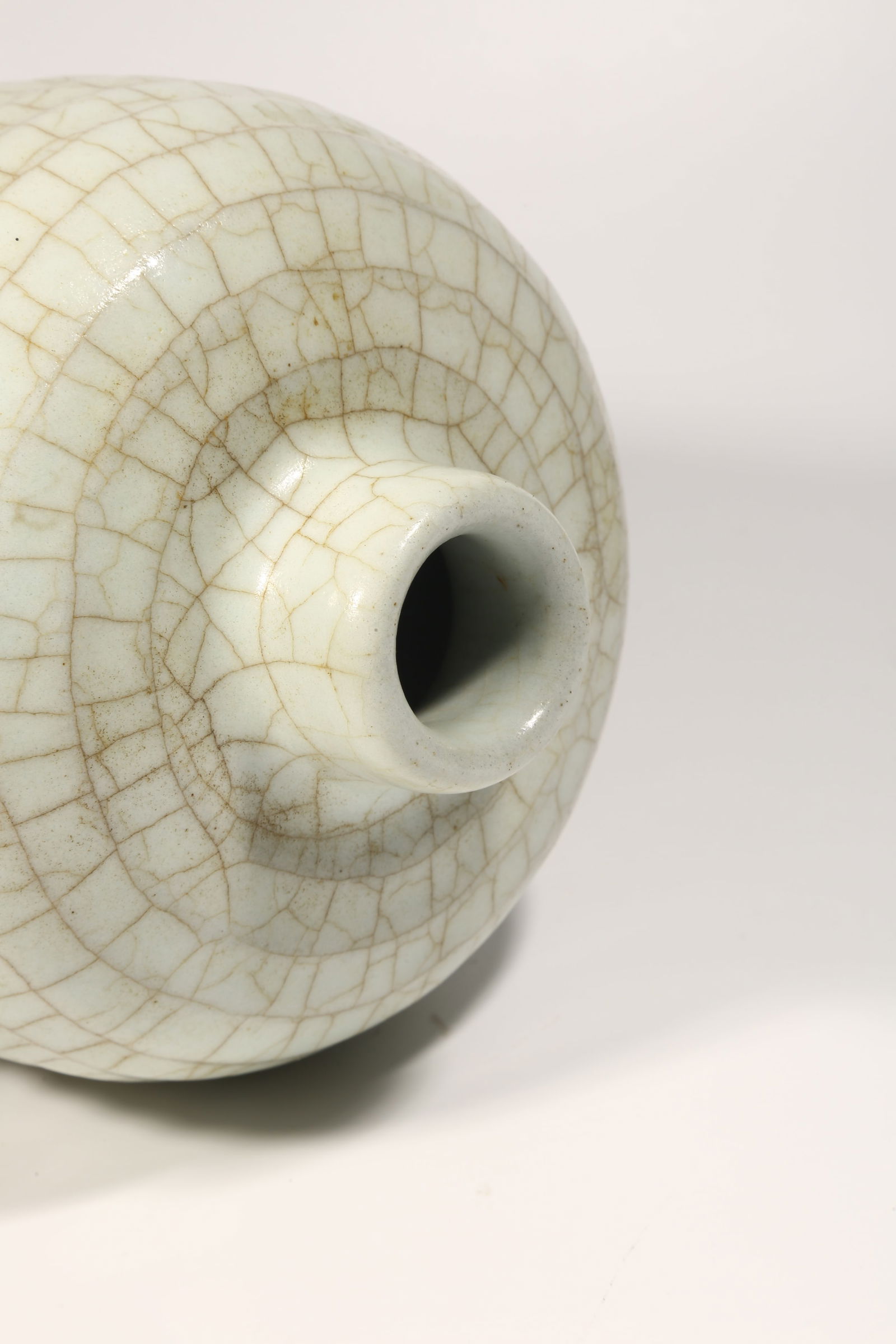 A OFFICIAL KILN STRING-PATTERN PLUM VASE - 8