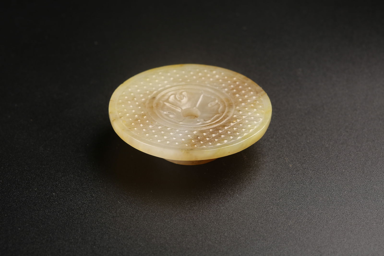 A ARCHAIC JADE RING-SHAPED OBJECT - 4