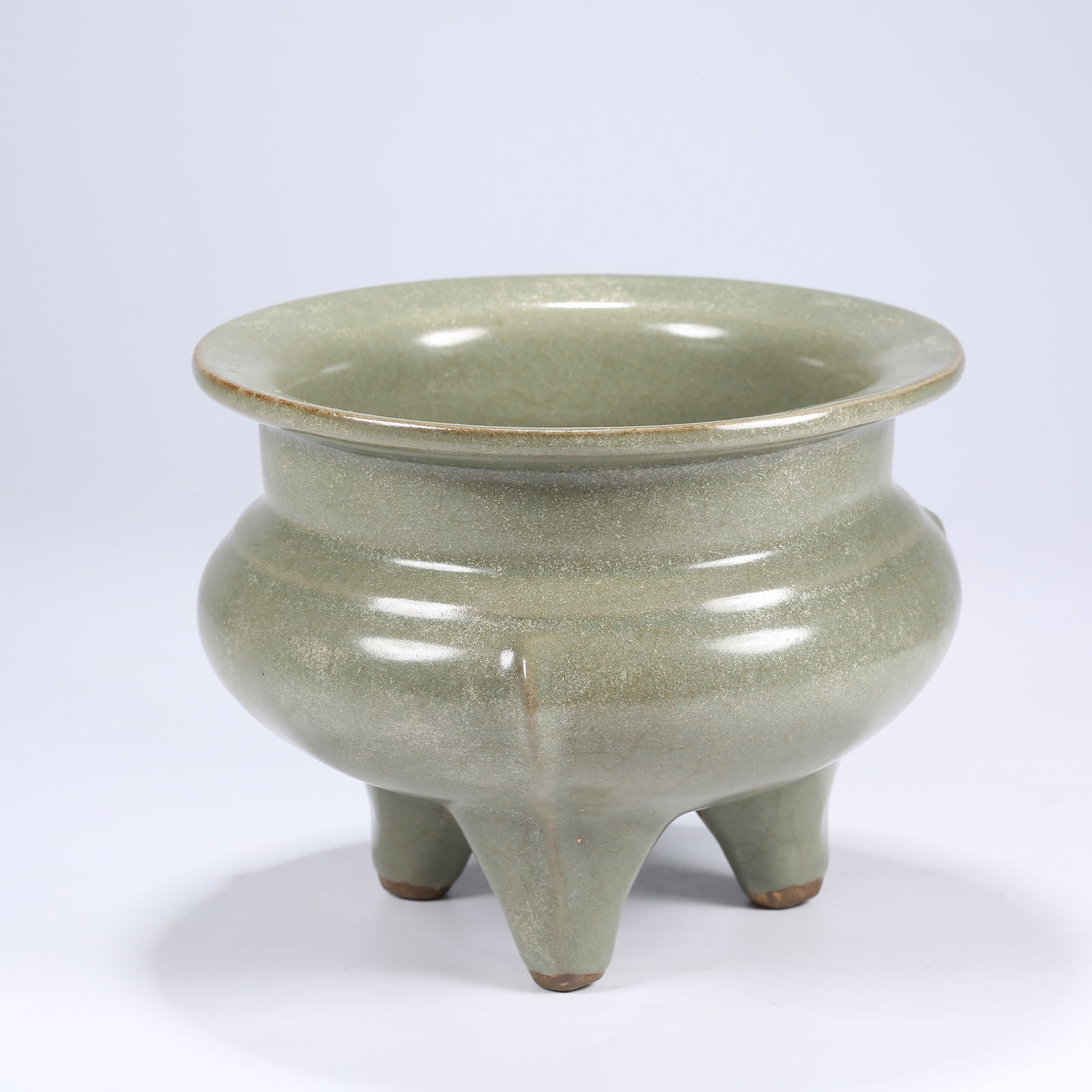 A LONGQUAN KILN TRIPOD CENSER: Longquan Kiln Tripod Censer