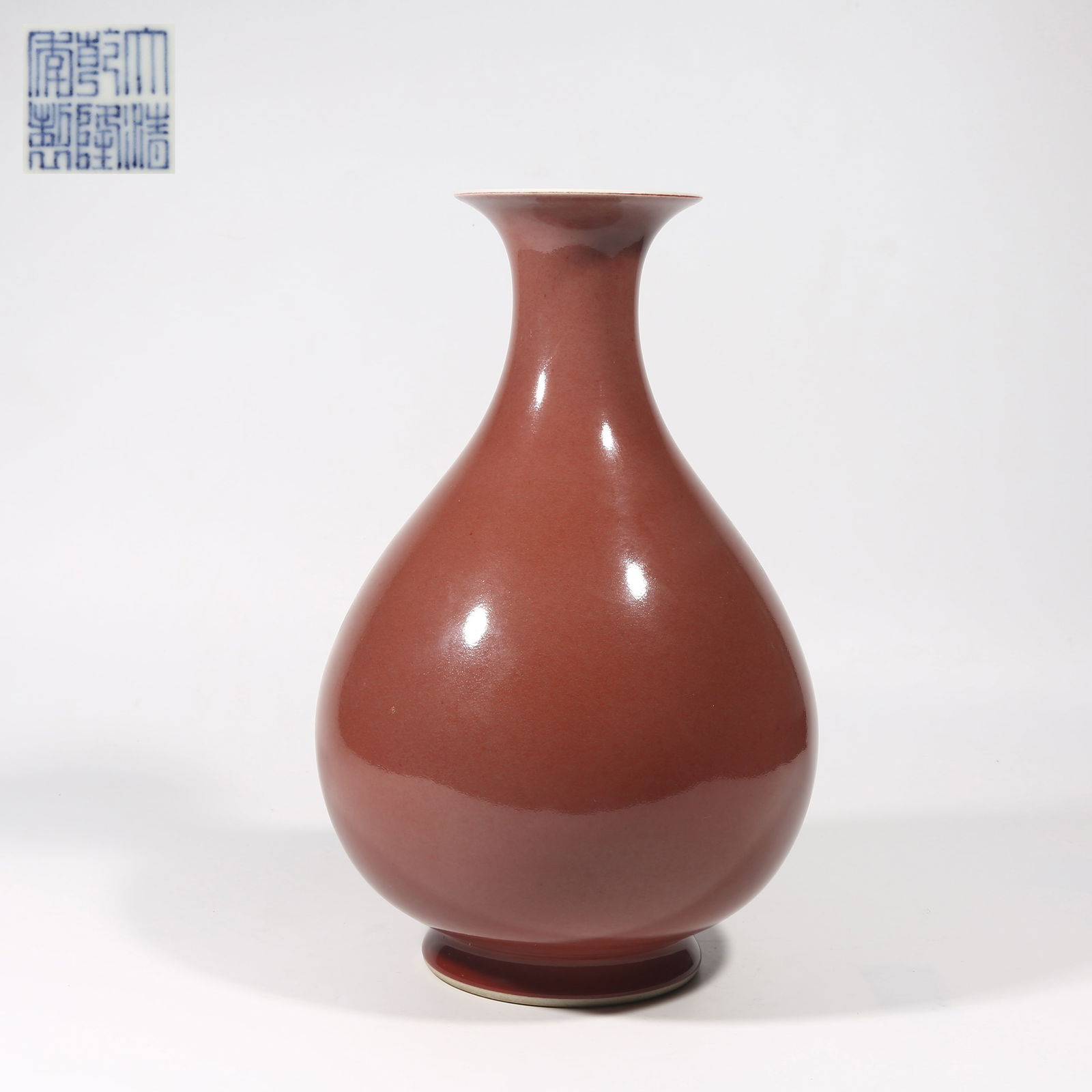 A LANG KILN RED GLAZE "JADE HU CHUN" VASE: Lang kiln red glaze "Jade Hu Chun" vase