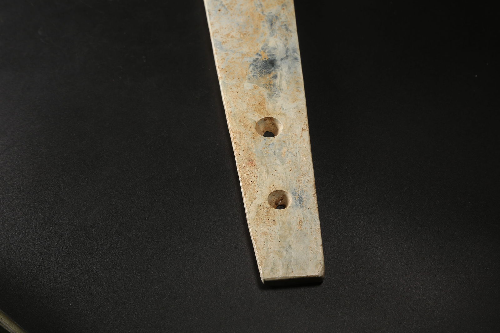 A ARCHAIC JADE GUI SCEPTER - 6