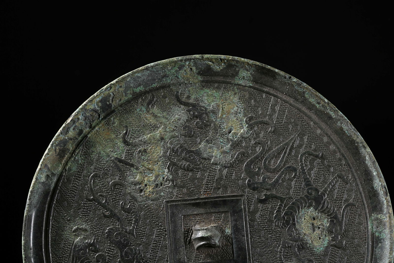 A BRONZE MIRROR WITH CHI-DRAGON PATTERN - 2