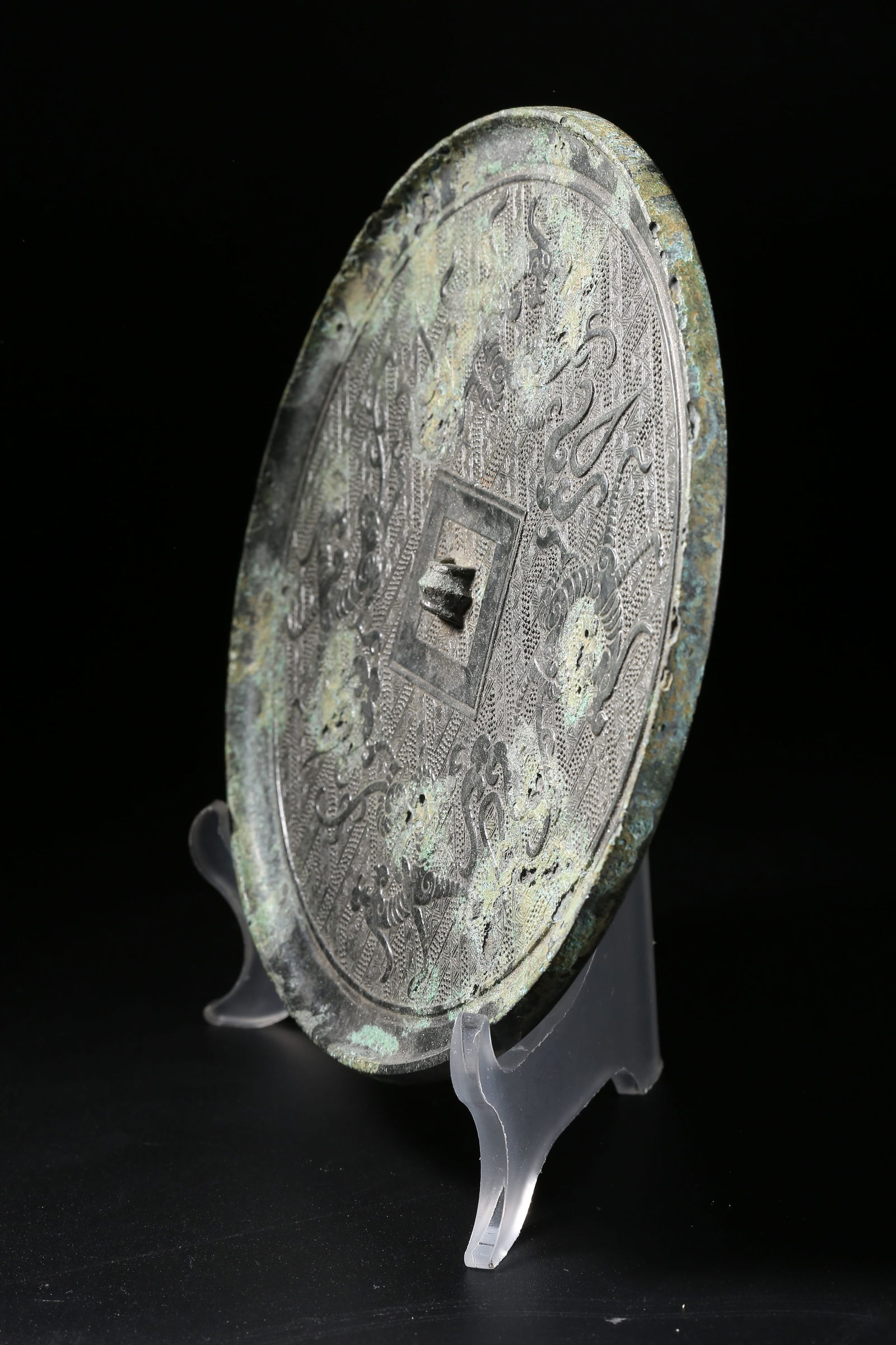 A BRONZE MIRROR WITH CHI-DRAGON PATTERN - 7