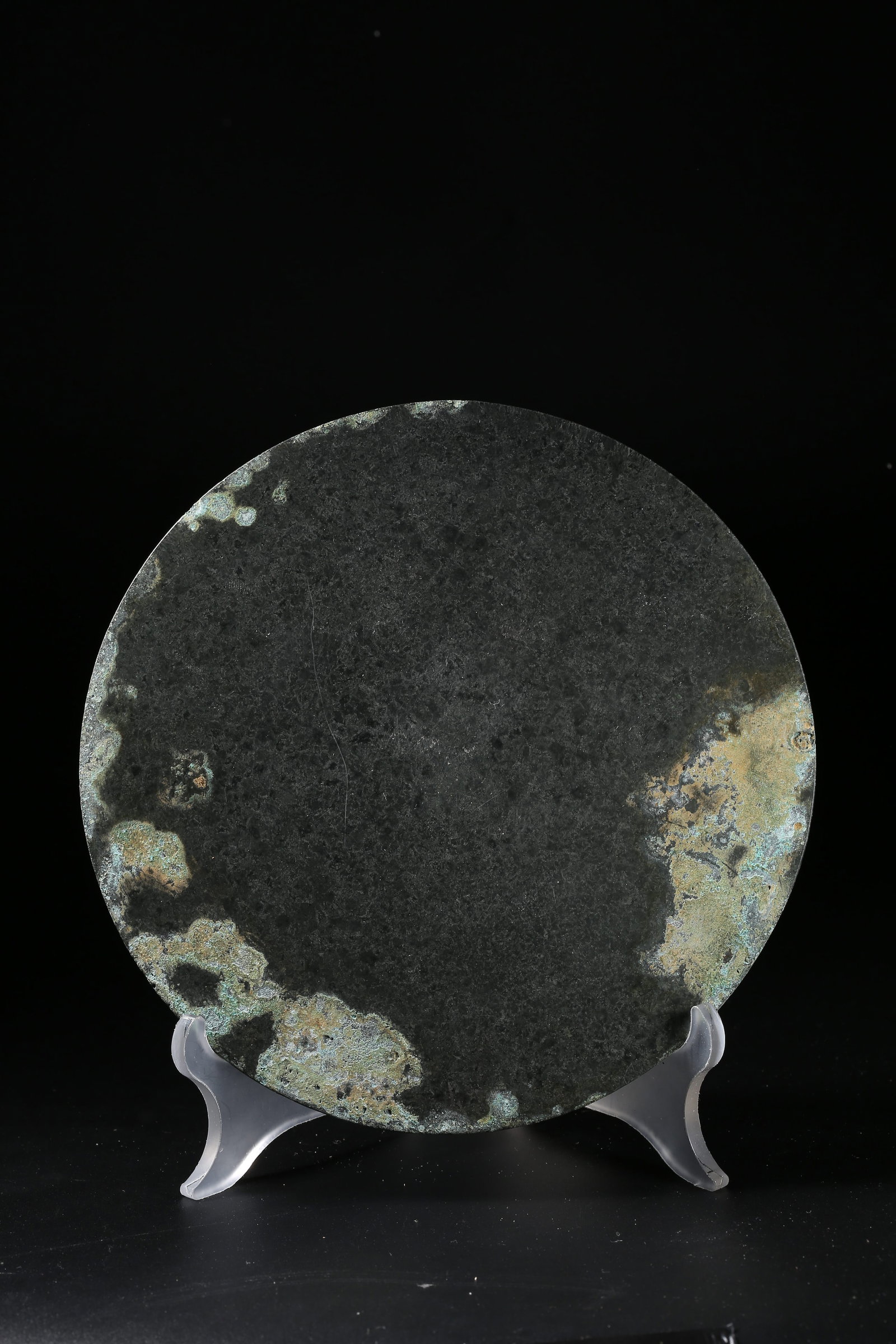 A BRONZE MIRROR WITH CHI-DRAGON PATTERN - 8