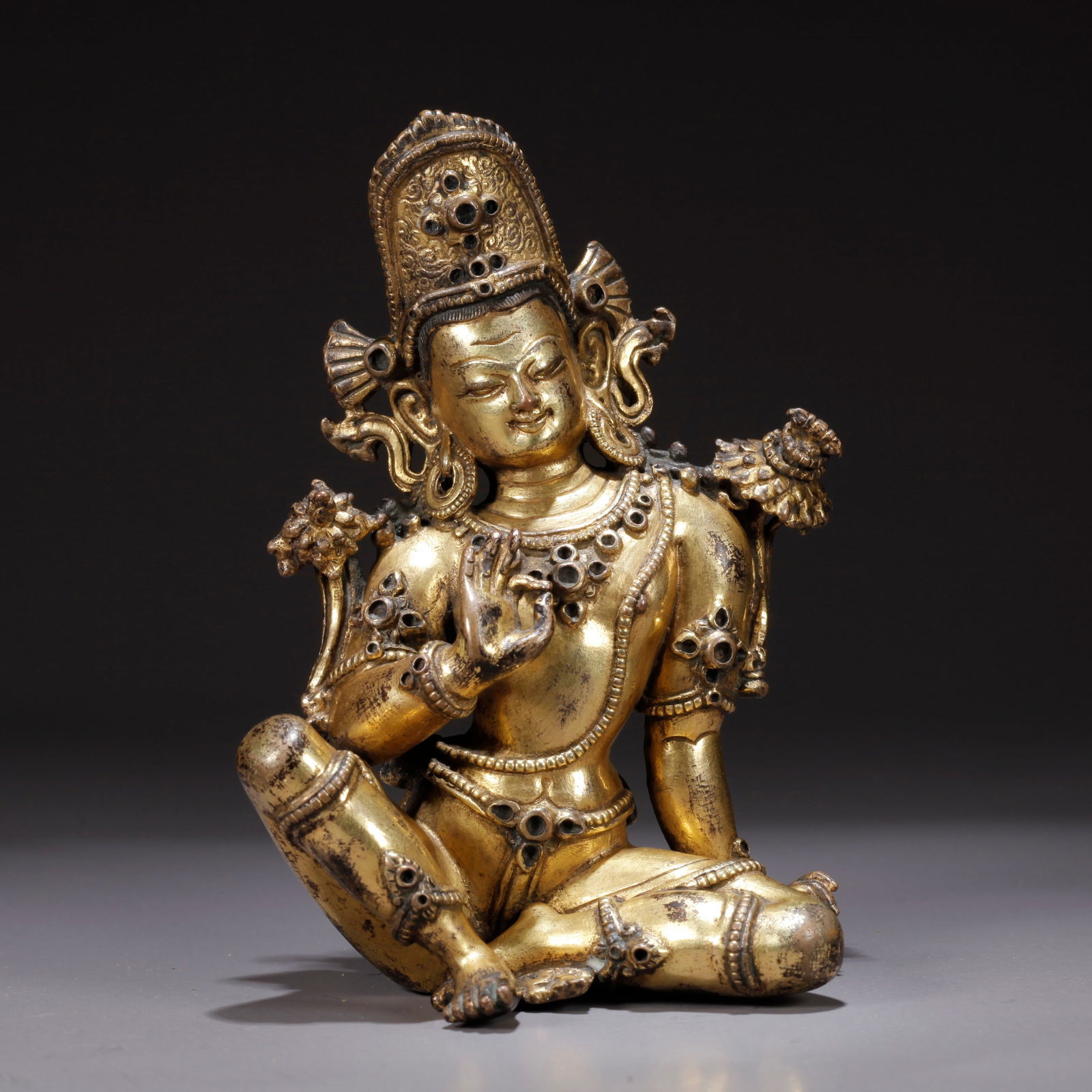 A GILDED BRONZE VAJRA STATUE: Gilded Bronze Vajra Statue