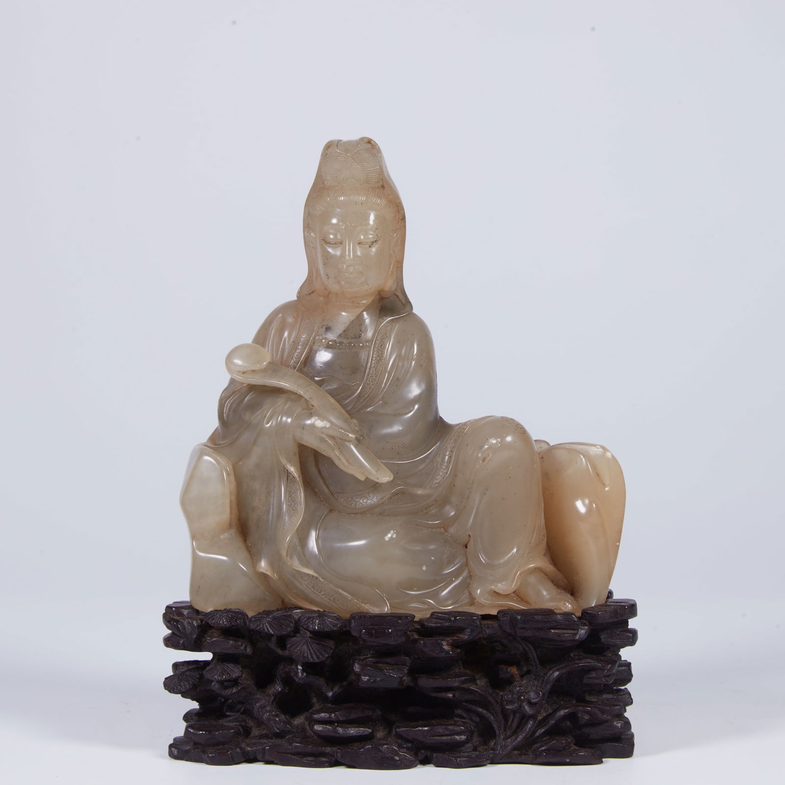 A SHOUSHAN STONE GUANYIN FIGURE: Shoushan stone Guanyin figure