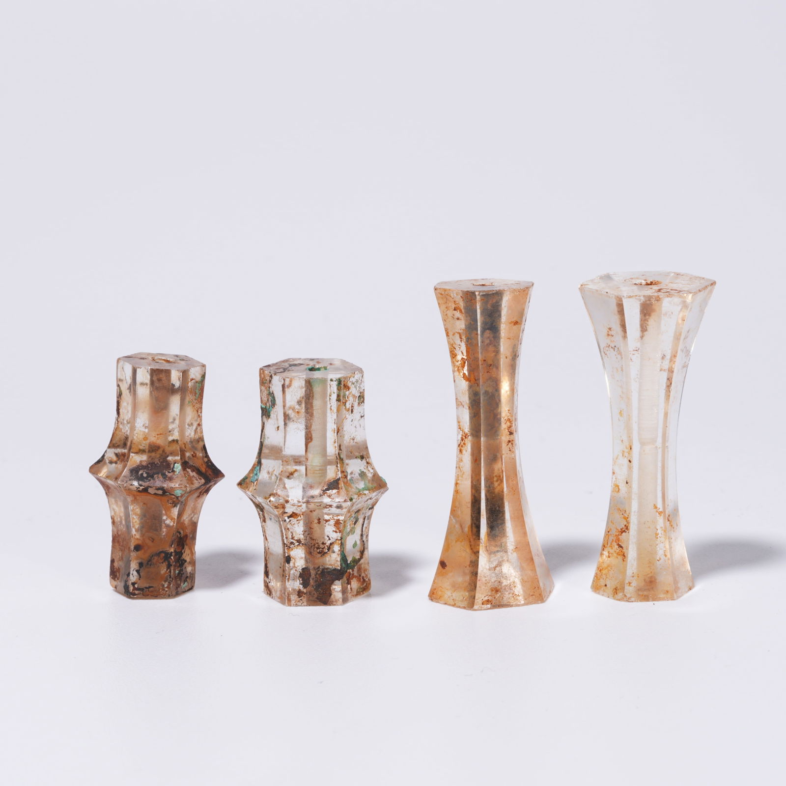 A CRYSTAL CARVED PENDANT SET: Crystal Carved Pendant Set