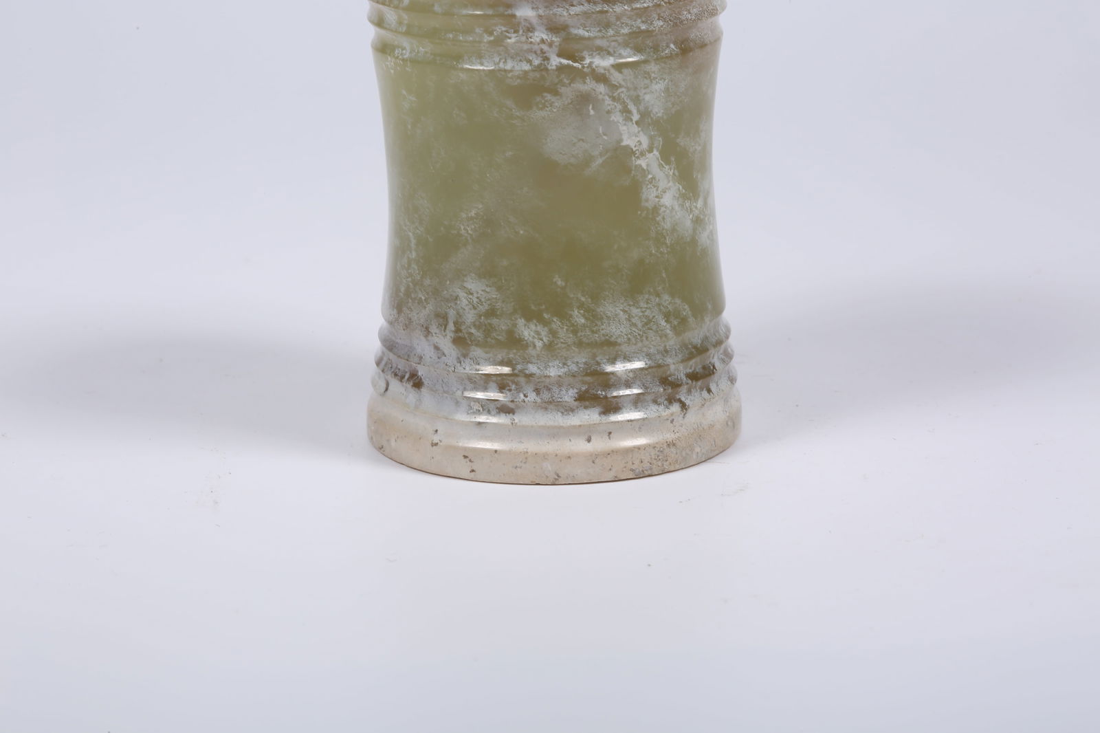 A ARCHAIC JADE HOOP-SHAPED OBJECT - 3