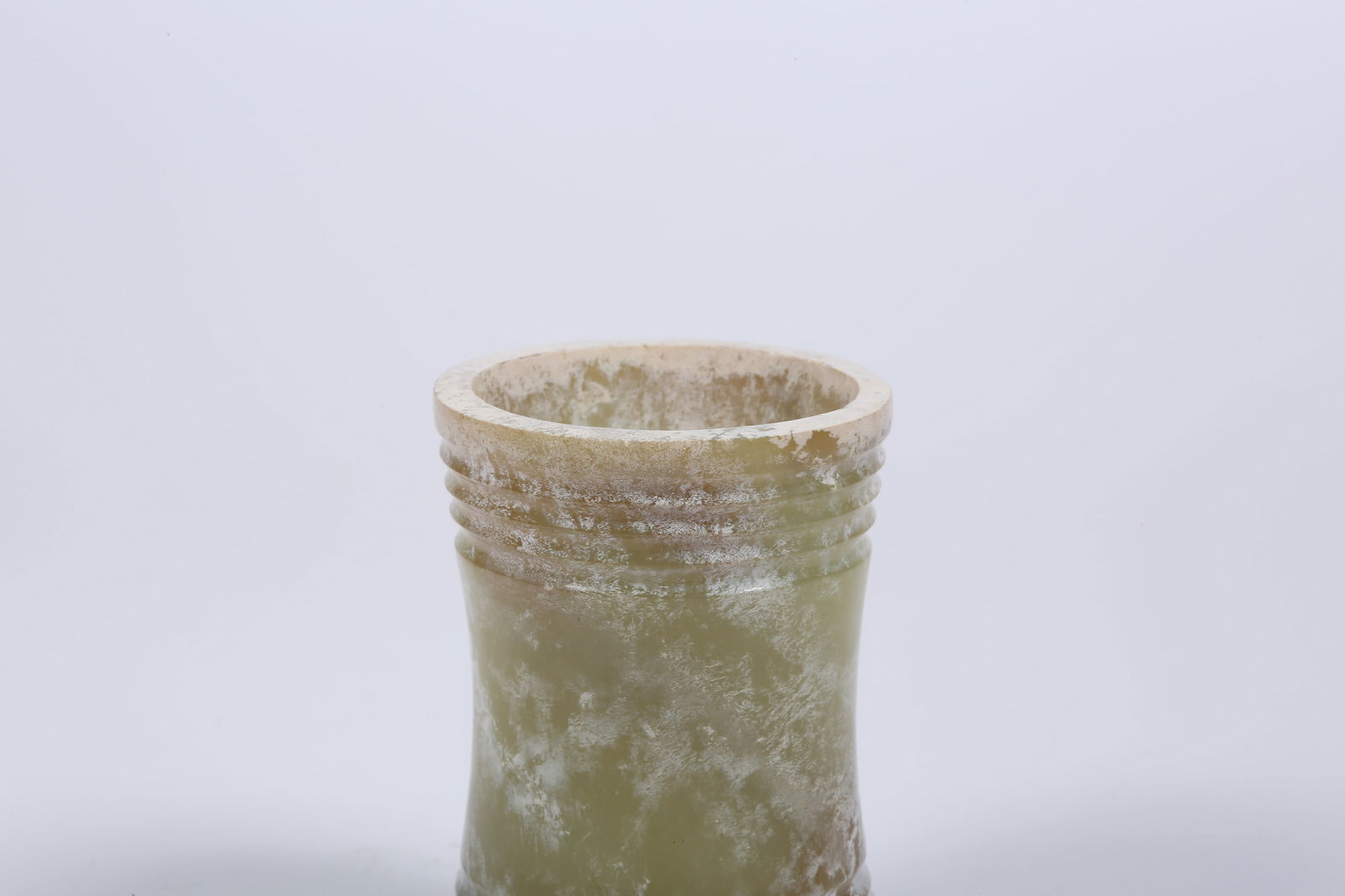 A ARCHAIC JADE HOOP-SHAPED OBJECT - 4