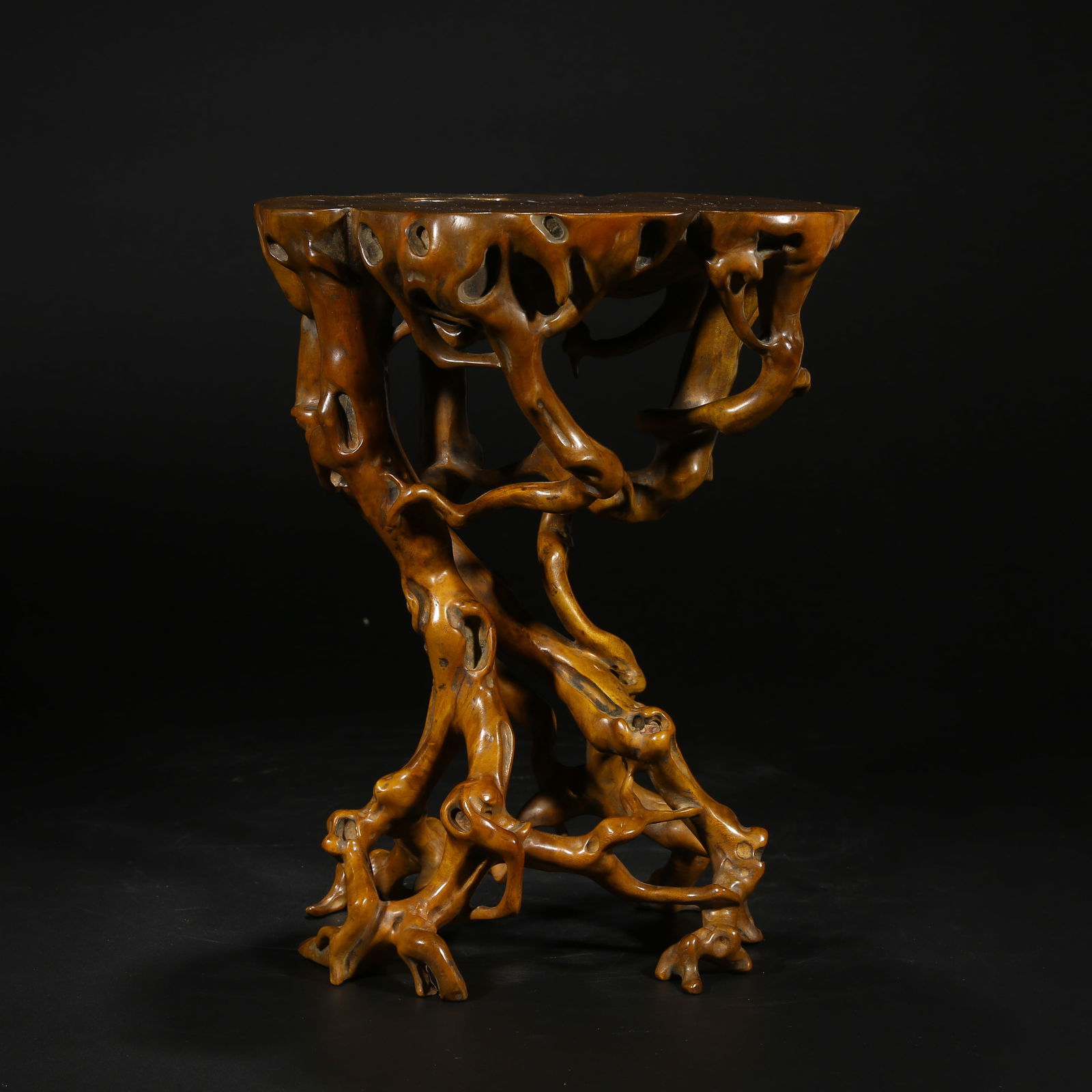 A BOXWOOD ROOT-CARVED SMALL FLOWER TABLE: Boxwood Root-Carved Small Flower Table
