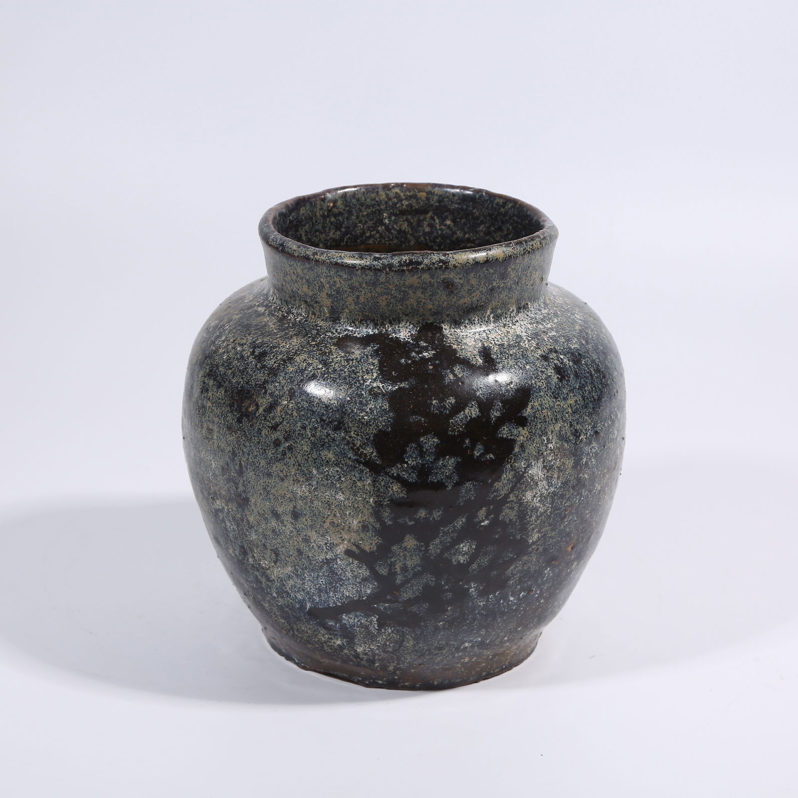 A JIZHOU KILN JAR (1 of 9)