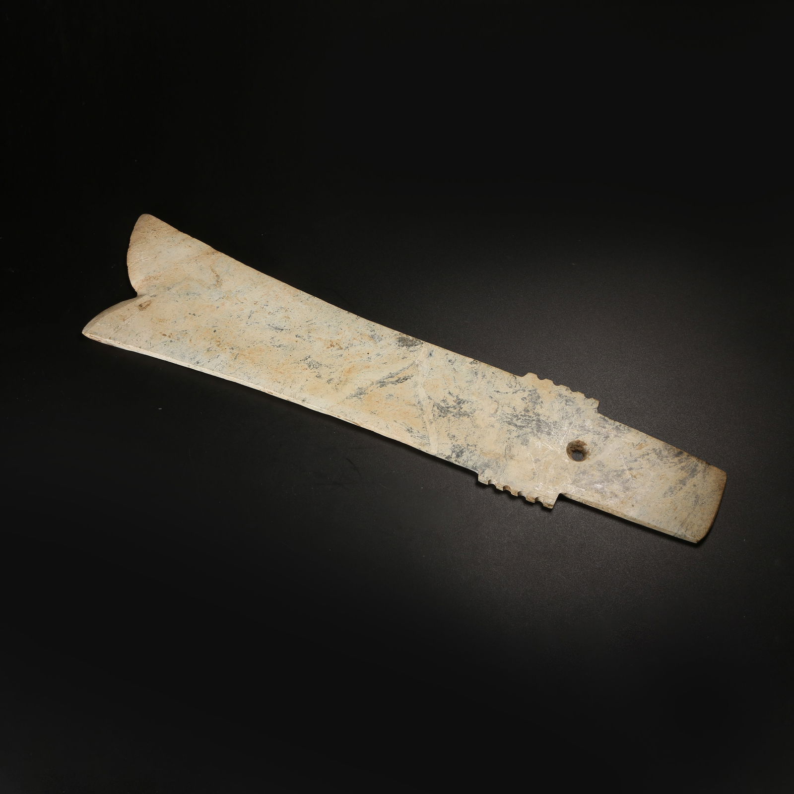 A ARCHAIC JADE YUE AXE: Archaic Jade Yue Axe