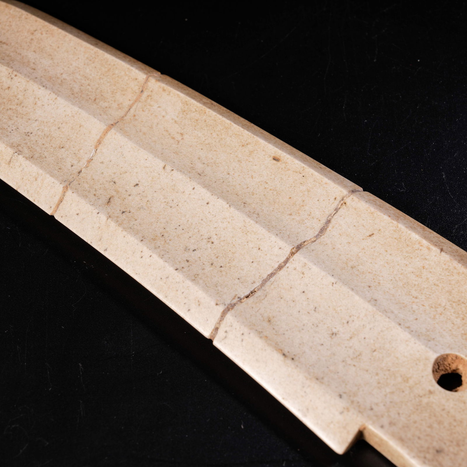 A ANCIENT JADE GE (DAGGER-AXE) - 3