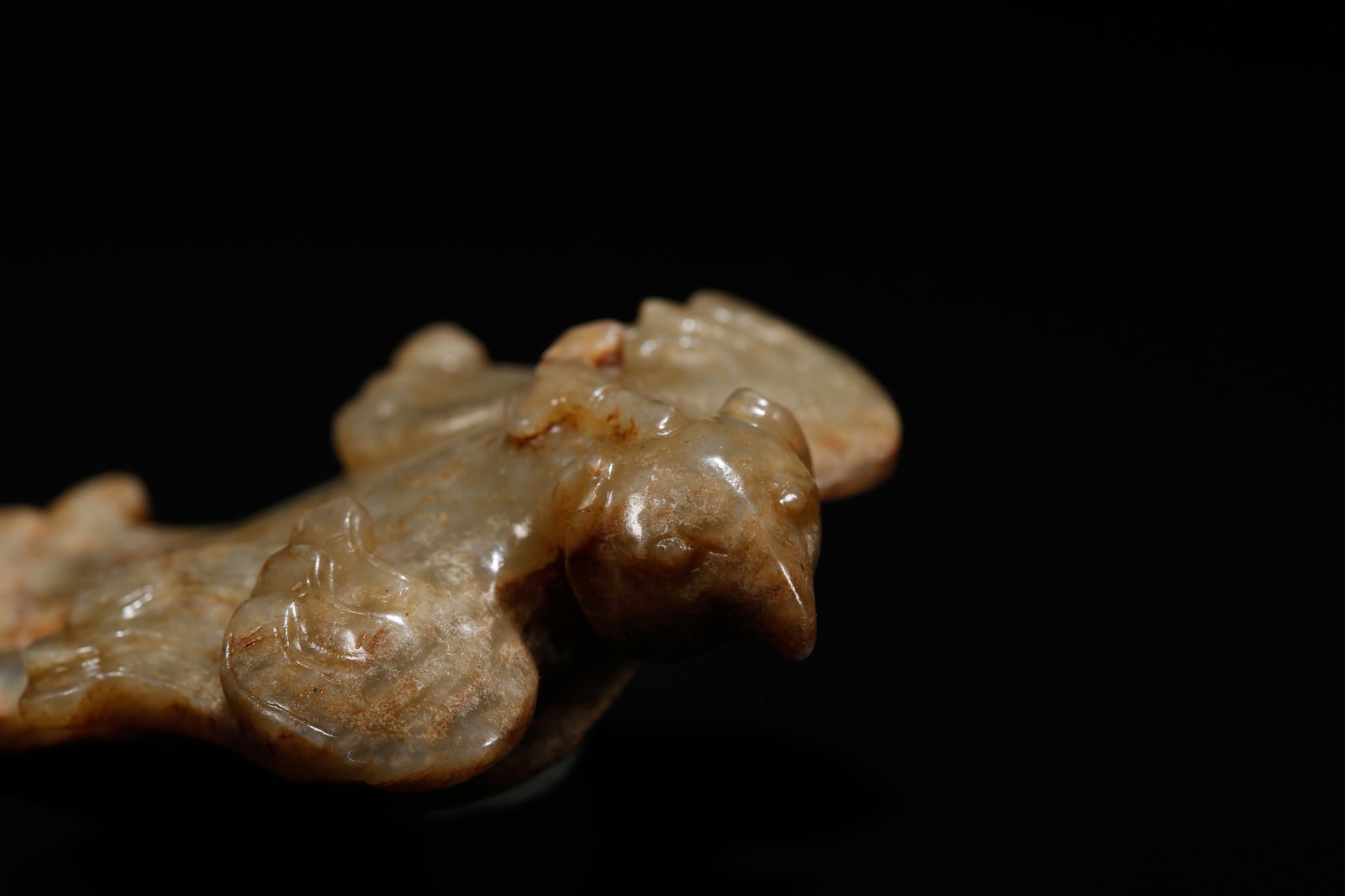 AN ARCHAIC JADE BIRD - 2