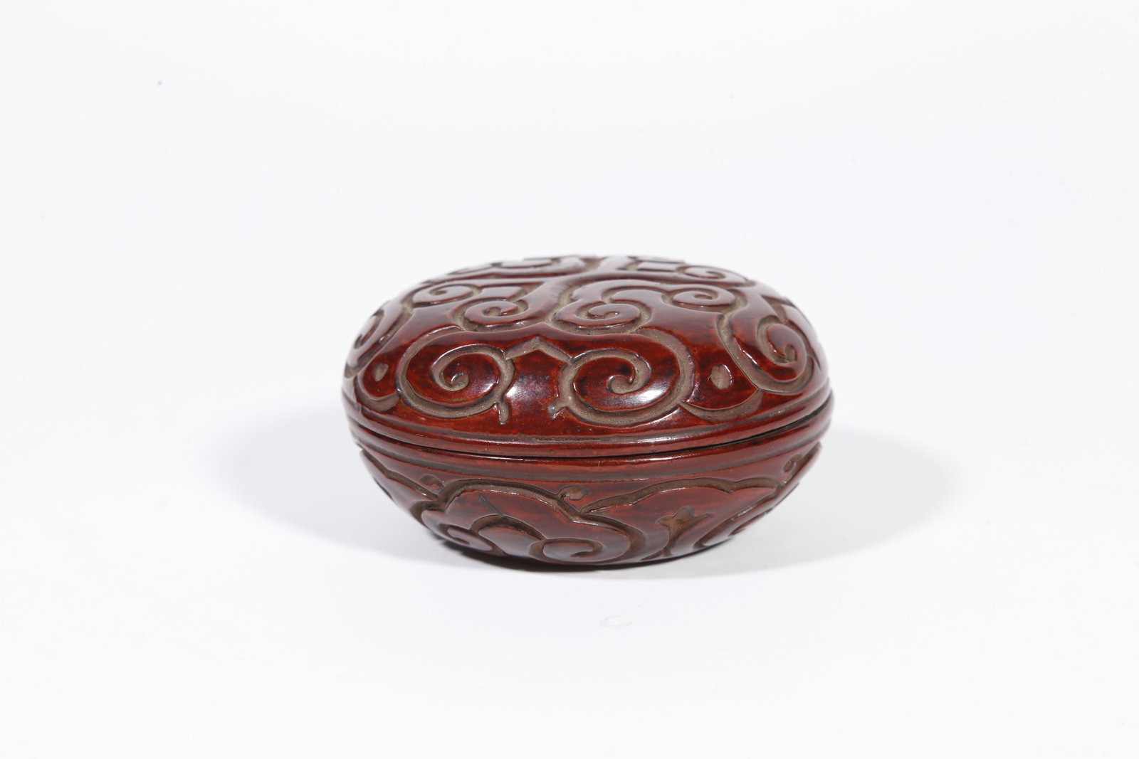 LARGE LACQUER INCENSE BOX WITH CLOUD SCROLL PATTERN, MING DYNASTY - 3