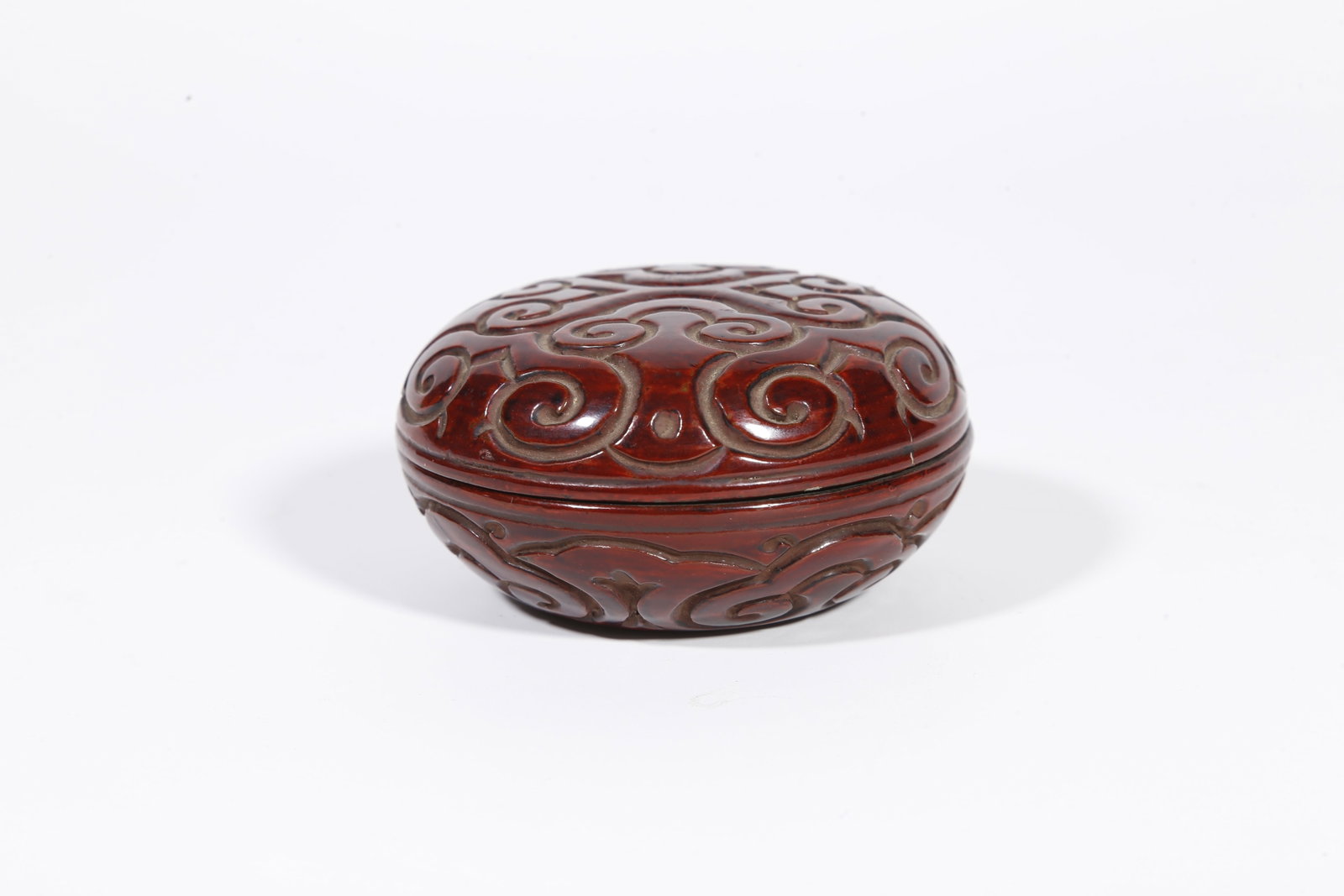 LARGE LACQUER INCENSE BOX WITH CLOUD SCROLL PATTERN, MING DYNASTY - 4