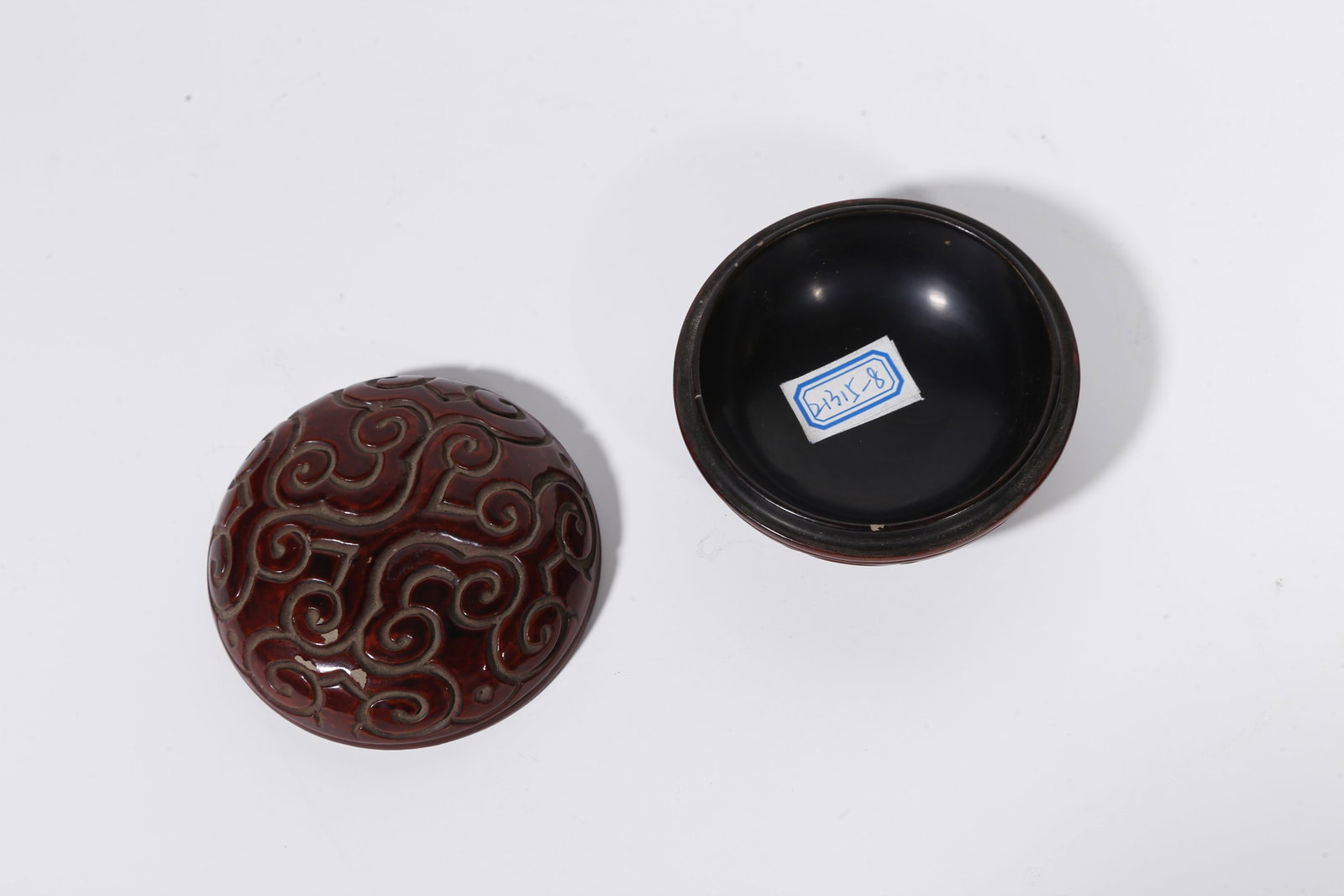 LARGE LACQUER INCENSE BOX WITH CLOUD SCROLL PATTERN, MING DYNASTY - 6