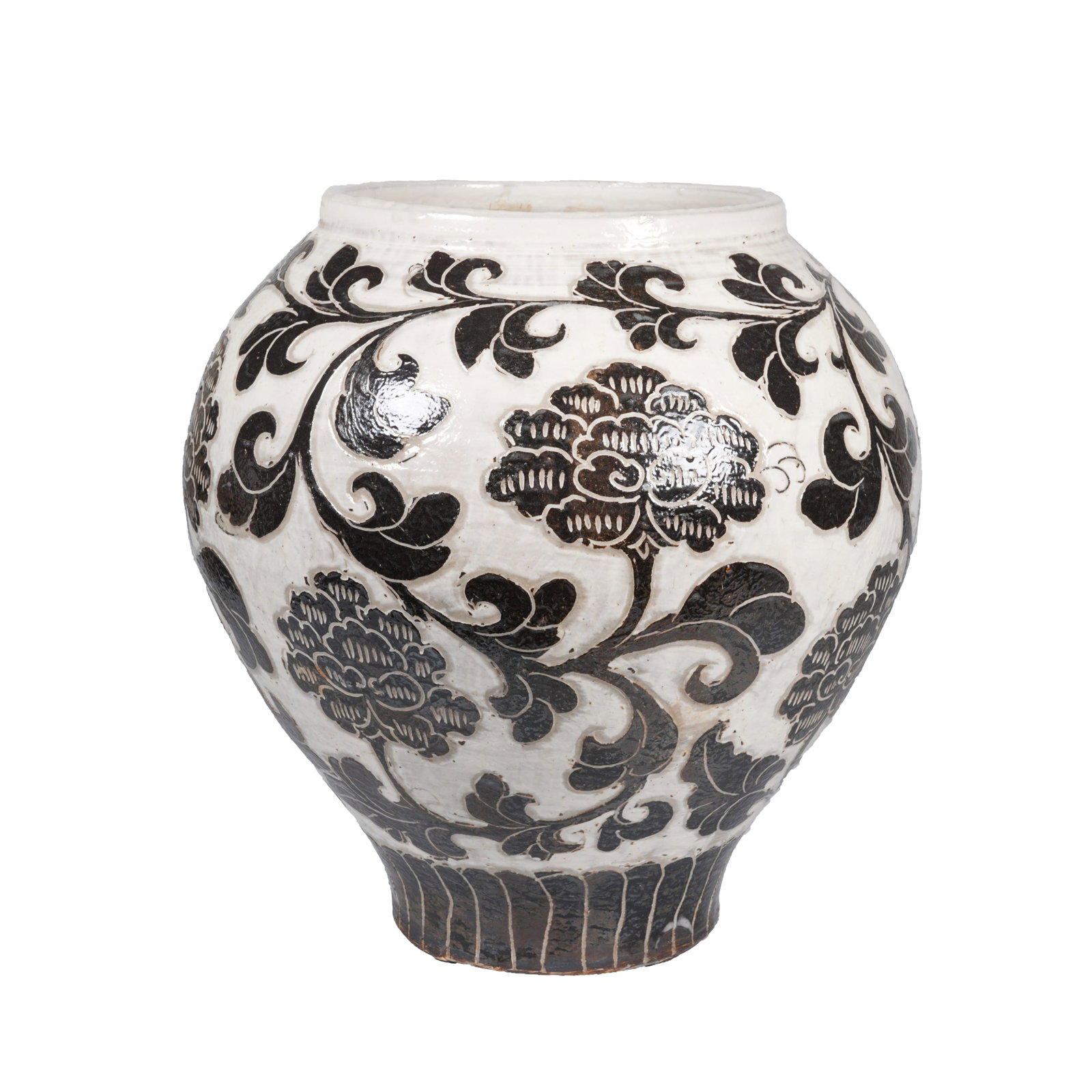 SONG DYNASTY CIZHOU KILN WHITE GROUND BLACK CARVED INTERLOCKING PEONY PATTERN JAR (1 of 9)