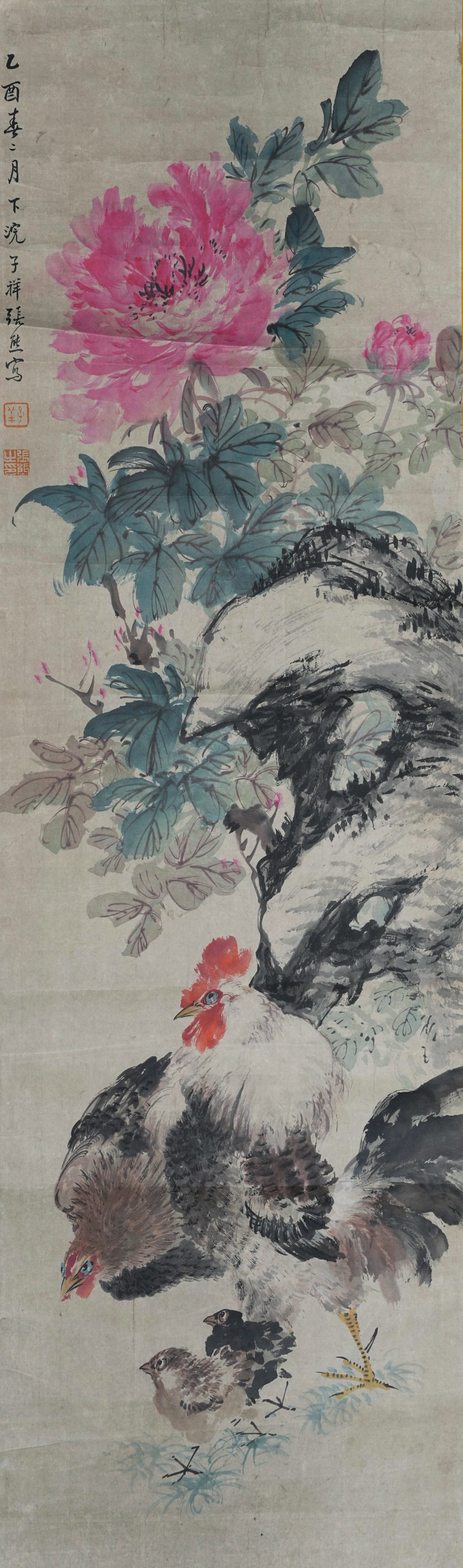PROSPERITY AND GOOD LUCK PAPER HANGING SCROLL BY ZHANG XIONG QING DYNASTY.张熊: This classic vertical flower-and-bird scroll is created by Zhang Xiong, a renowned early master of the Qing-dynasty Shanghai School. Painted with peonies and chickens, it embodies the auspicious impli