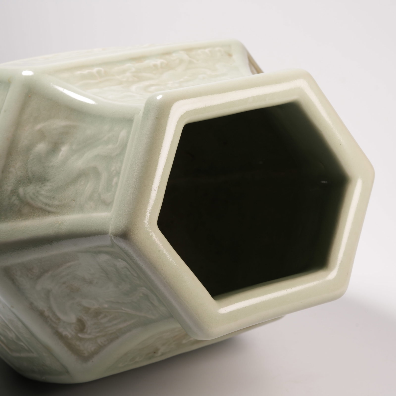 LONGQUAN CELADON HEXAGONAL JAR WITH CLOUD DRAGON PATTERN QING DYNASTY - 9