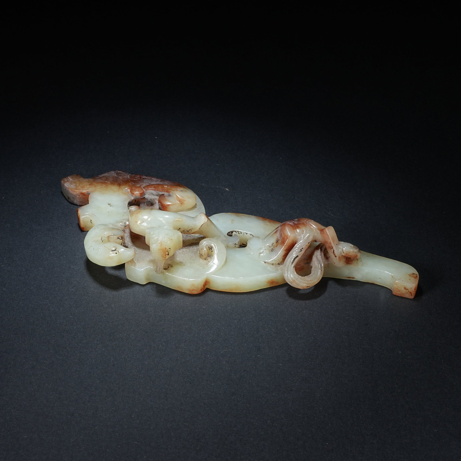 A ANCIENT JADE PENDANT WITH CHILONG PATTERN: Ancient Jade Pendant with Chilong Pattern