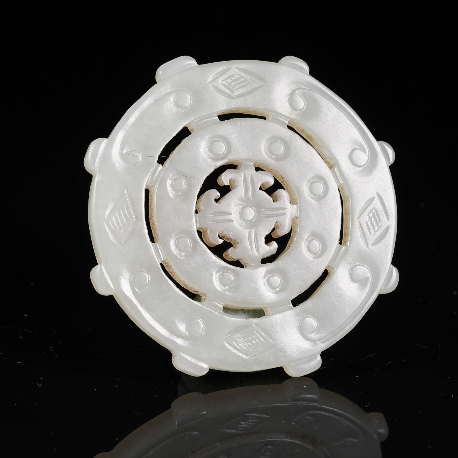 A HETIAN JADE PENDANT (1 of 10)
