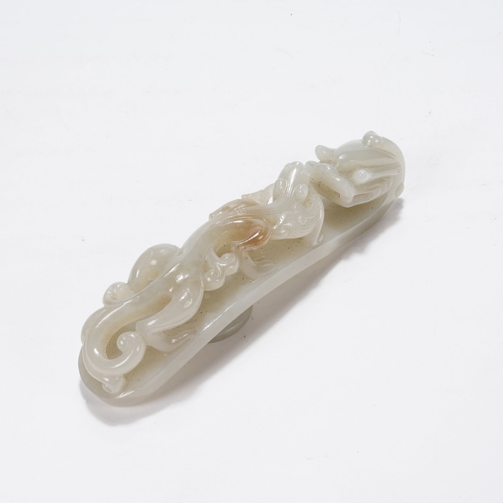 A HETIAN JADE DRAGON HEAD BELT HOOK (1 of 9)