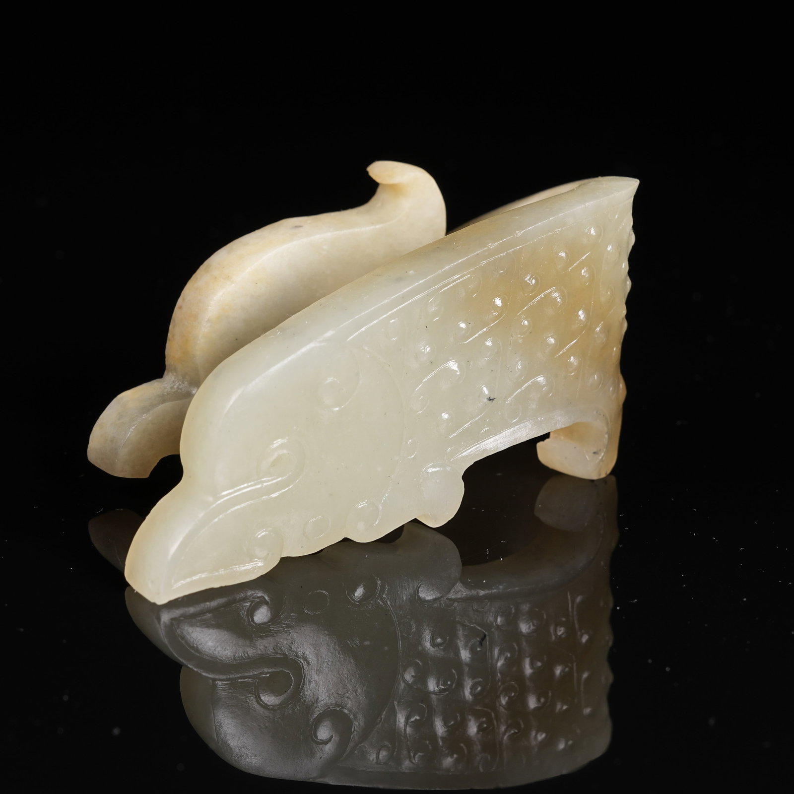 A ANCIENT JADE DRAGON HEAD PENDANT: Ancient Jade Dragon Head Pendant