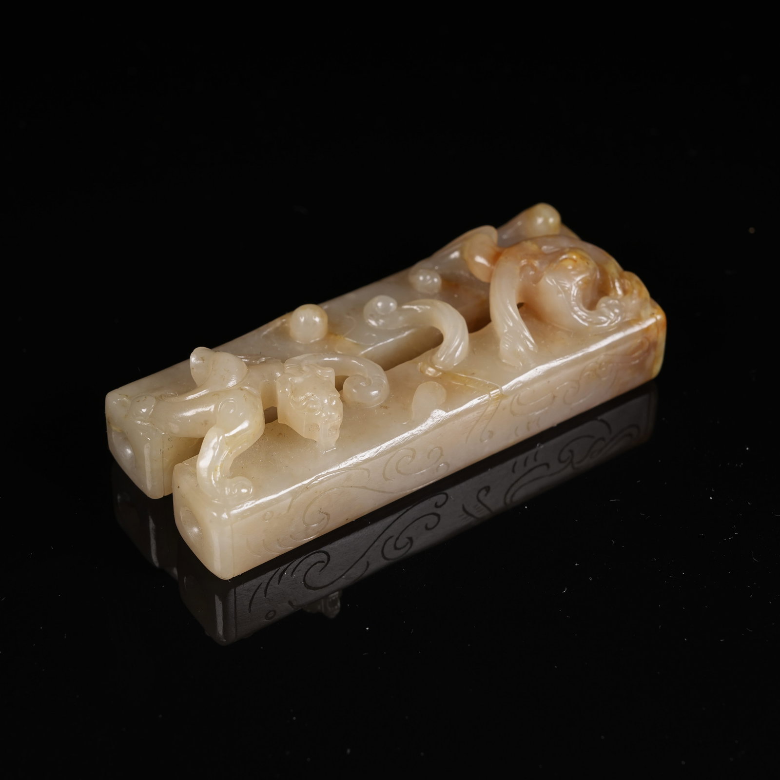 A ANCIENT JADE CHILONG PATTERN CYLINDRICAL BEAD: Ancient Jade Chilong Pattern Cylindrical Bead