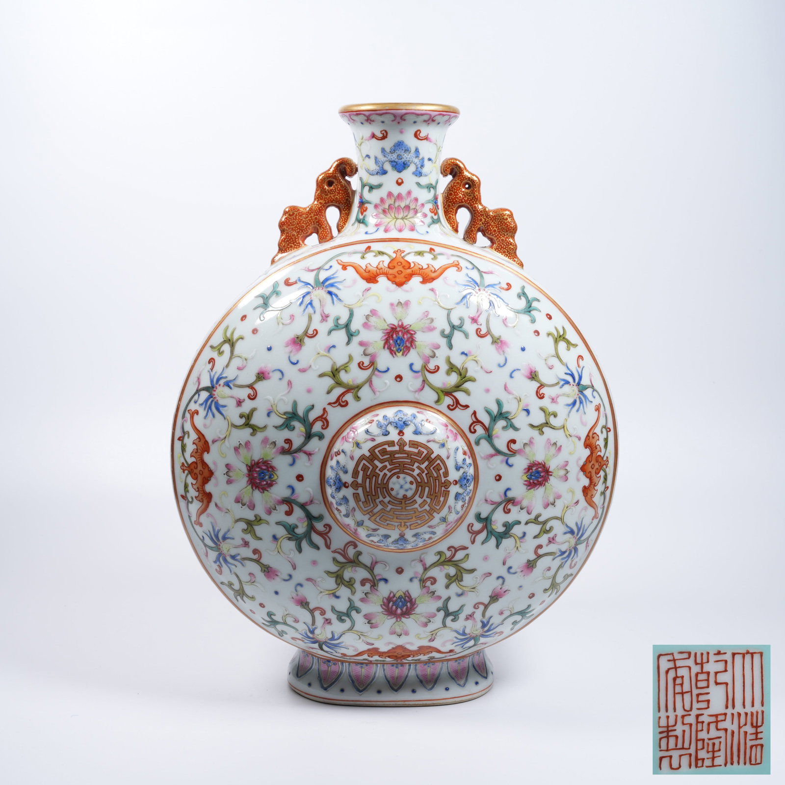 A BLUE AND WHITE DOUBLE-EARED MOON FLASK WITH INTERLOCKING FLORAL PATTERN (1 of 9)