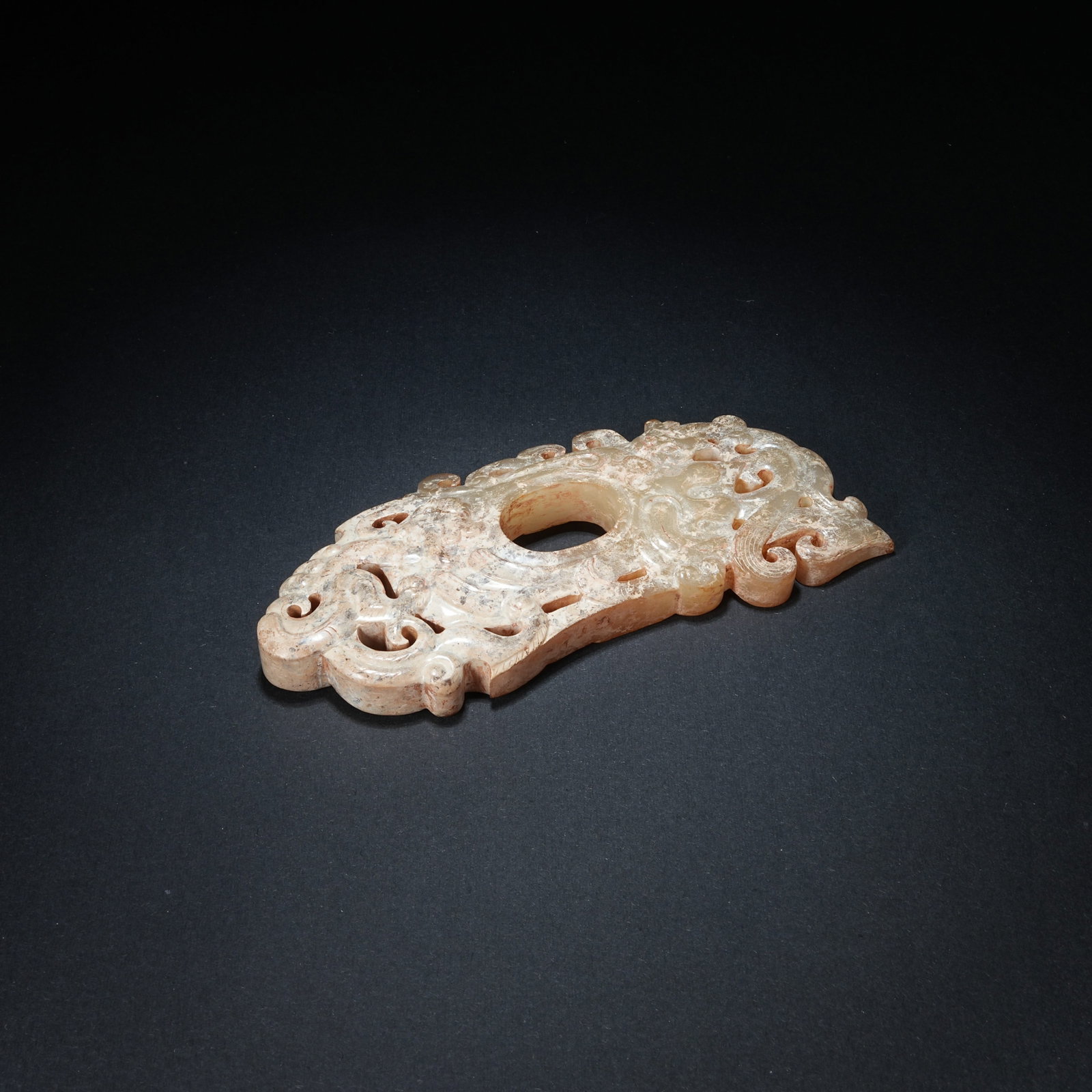 A ANCIENT JADE HEART-SHAPED PENDANT WITH CHILONG PATTERN: Ancient Jade Heart-shaped Pendant with Chilong Pattern