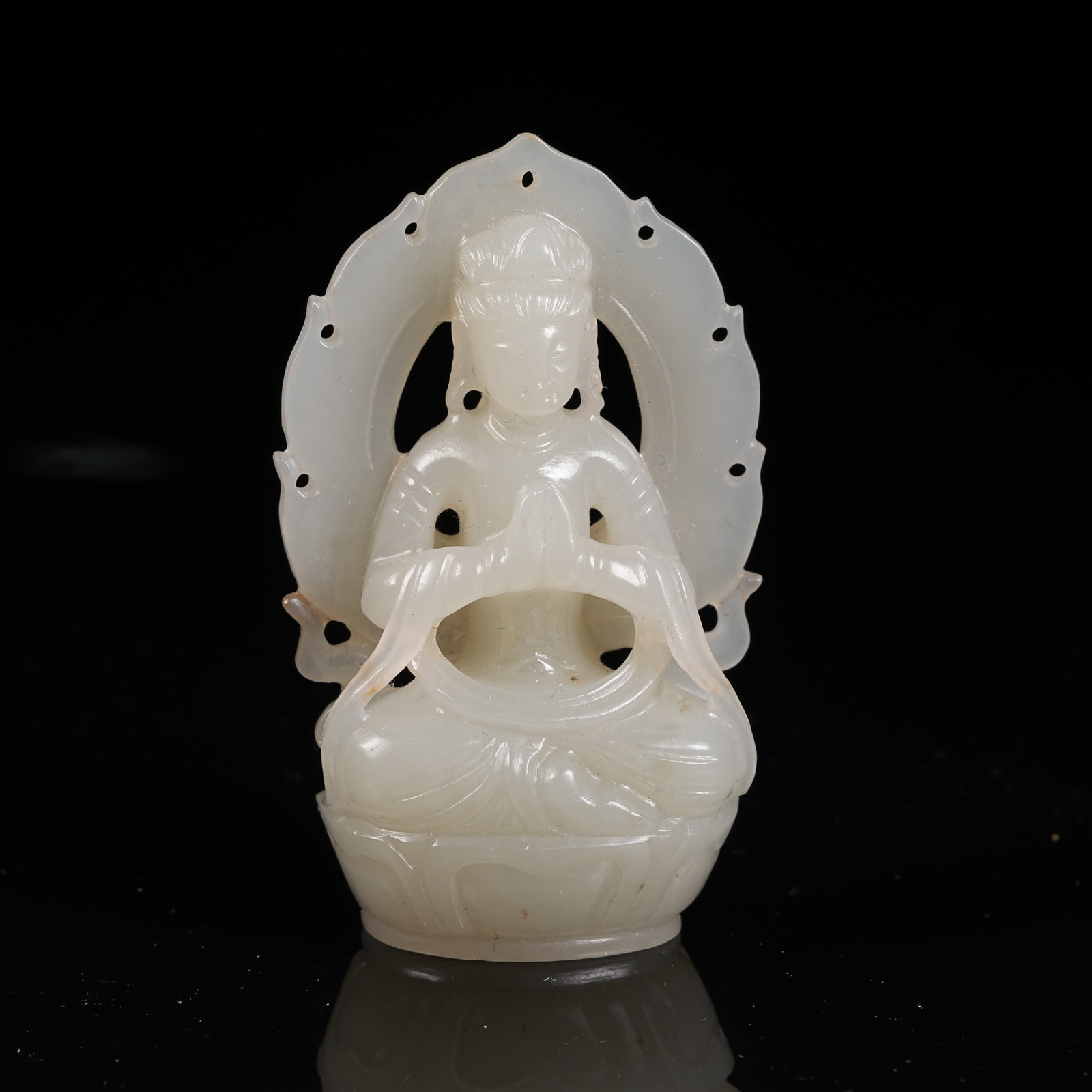 A HETIAN JADE SEATED BUDDHA PENDANT (1 of 9)