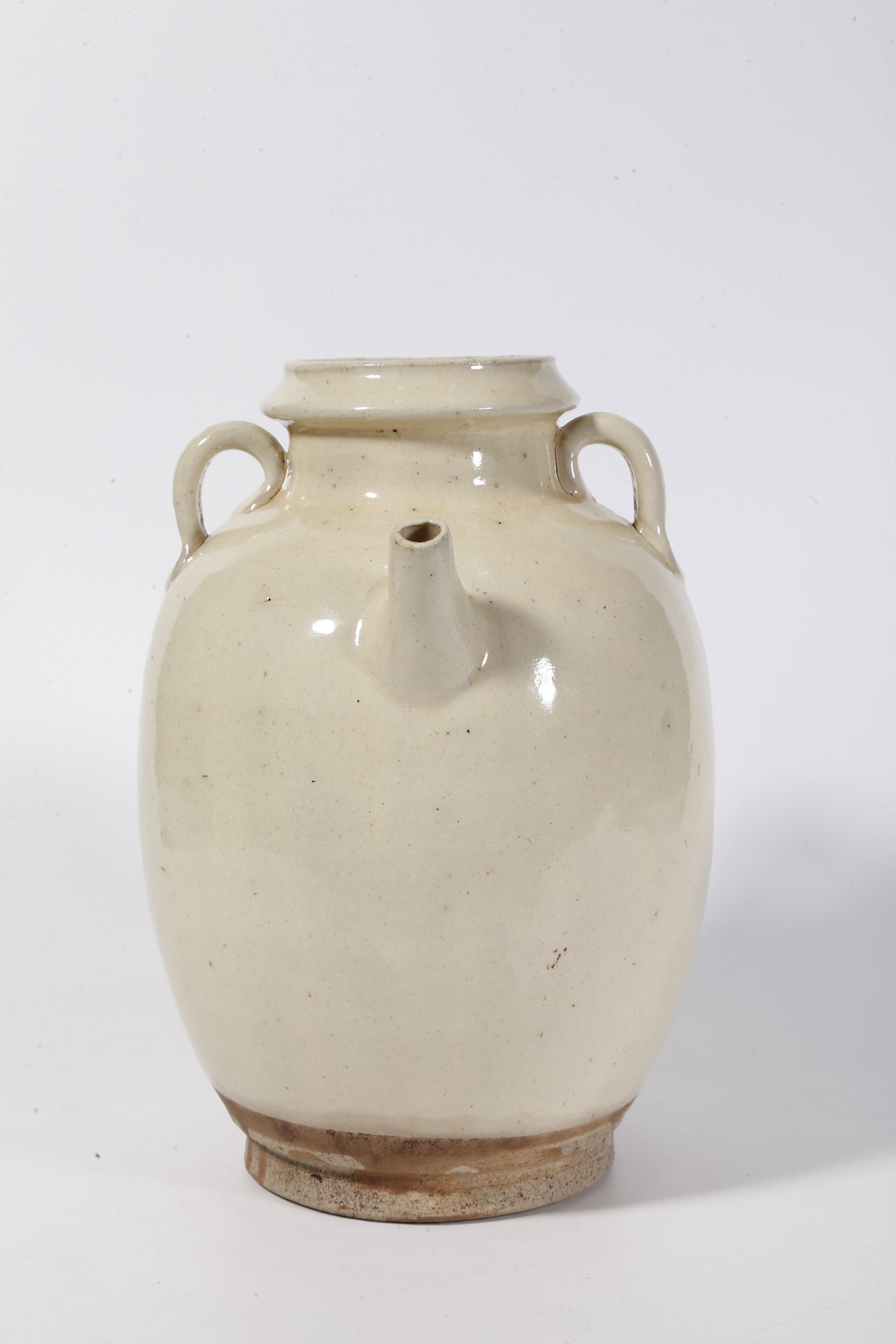 A WHITE GLAZE EWER - 2