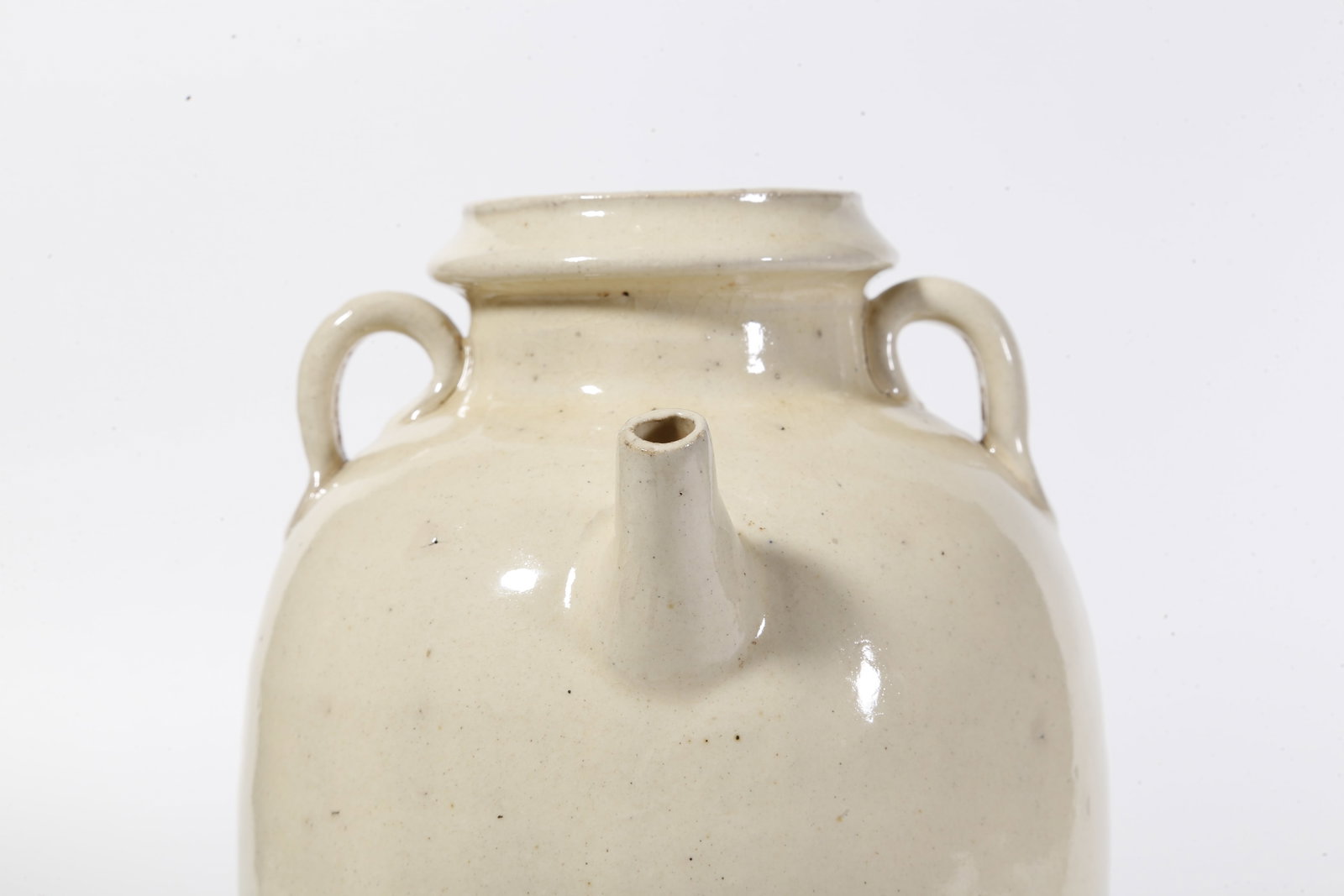 A WHITE GLAZE EWER - 7