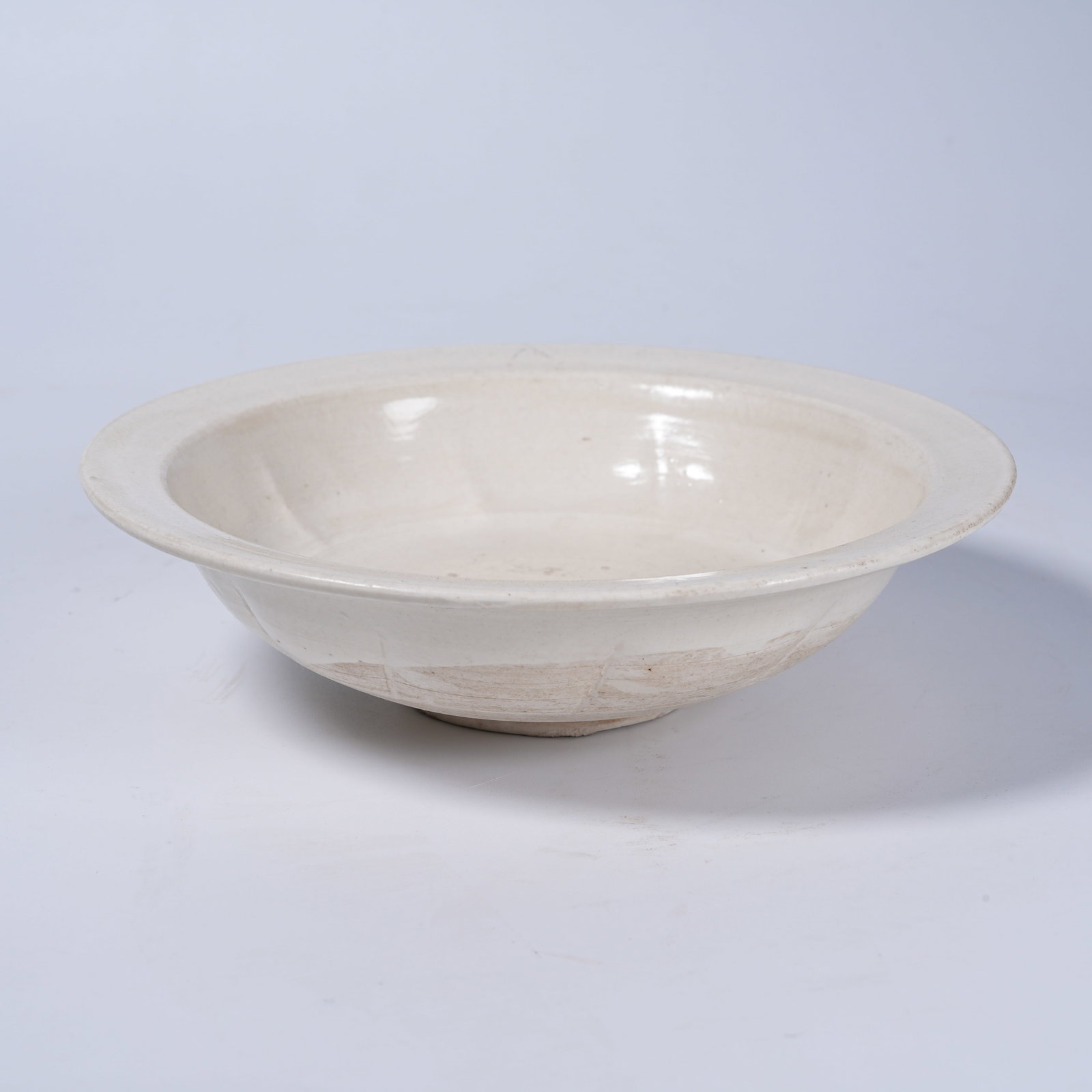 A HOZHOU KILN CARVED WASHER: Hozhou Kiln Carved Washer