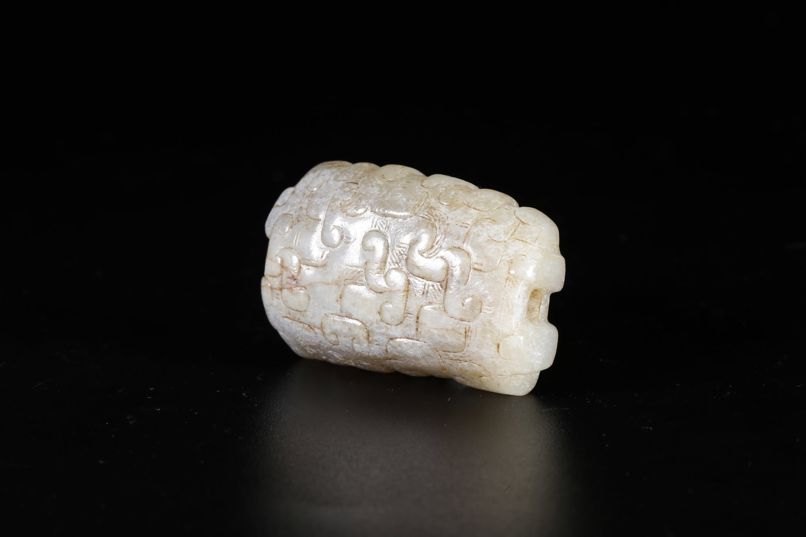 A HETIAN JADE PENDANT ORNAMENT: Hetian Jade Pendant Ornament