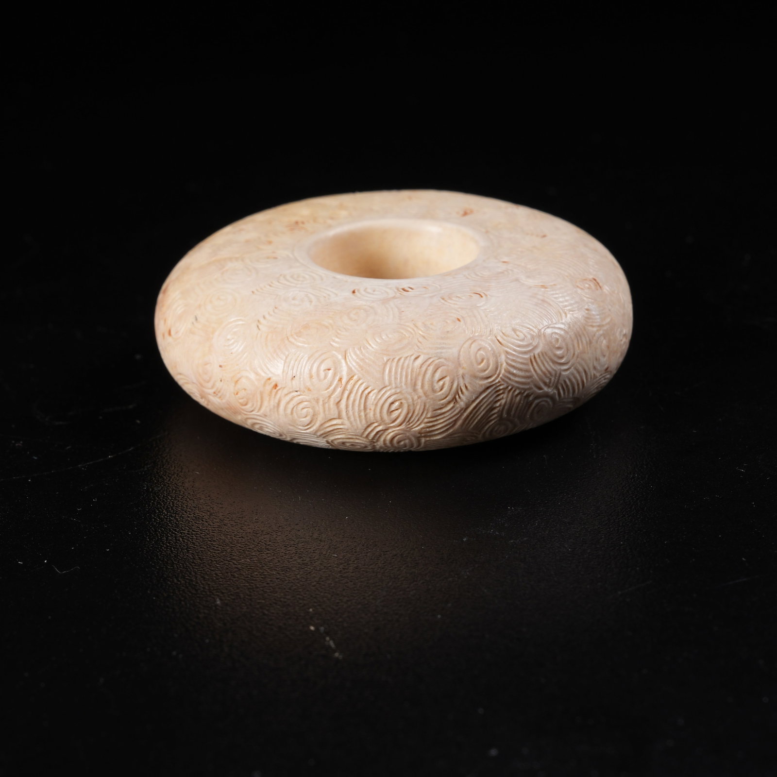 A ANCIENT JADE RING WITH HOOKED CLOUD PATTERNS - 7