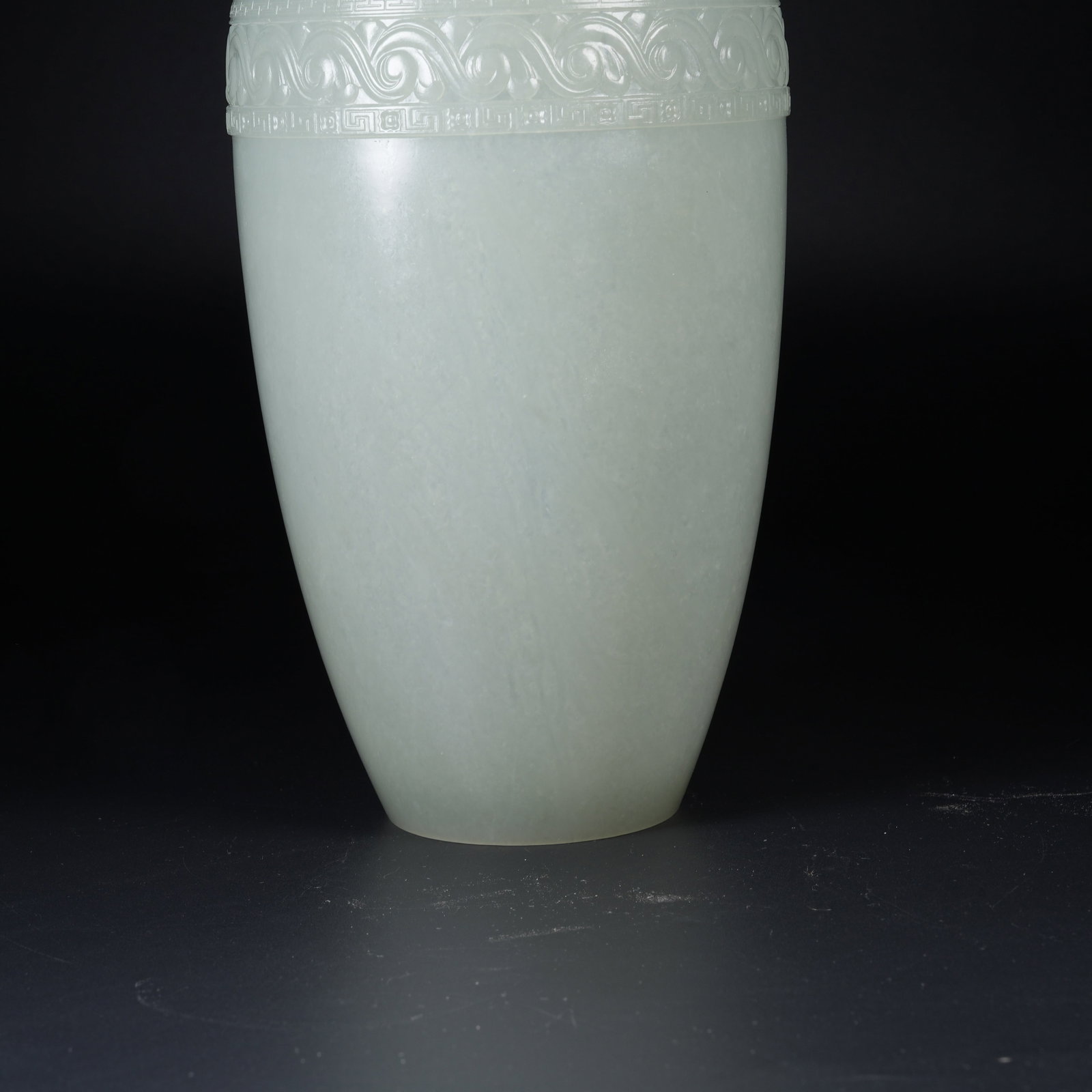 A HETIAN JADE VASE WITH INTERLOCKING FLORAL SCROLL PATTERN - 3