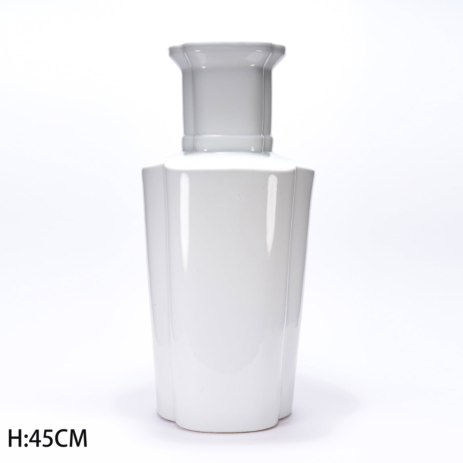 A WHITE GLAZE SQUARE VASE WITH CONCAVE CORNERS (1 of 10)