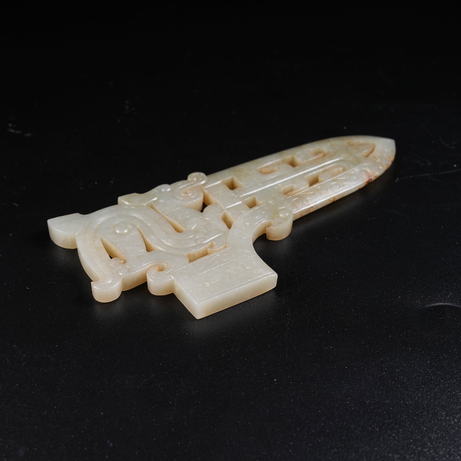A ANCIENT JADE GE DAGGER WITH DRAGON PATTERNS - 4