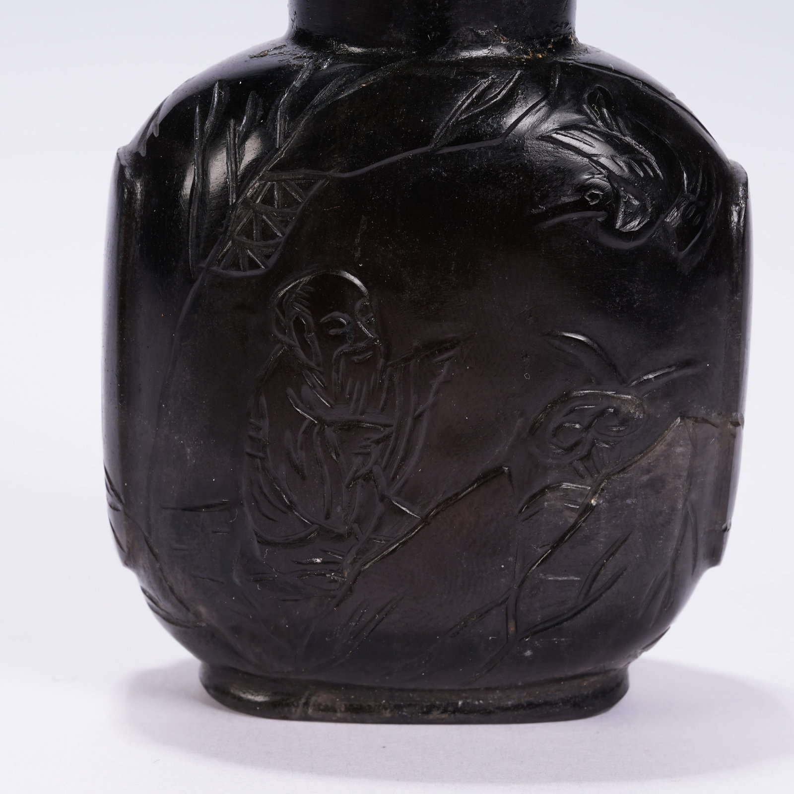A CRYSTAL FIGURE PATTERN SNUFF BOTTLE - 6